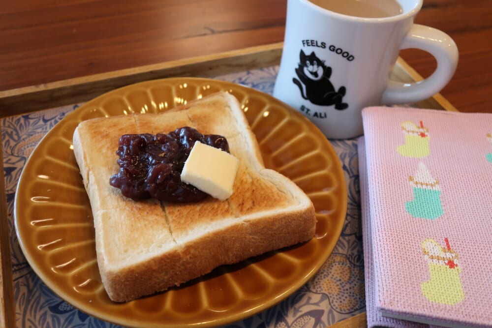 コメダ珈琲　ニットブックカバー