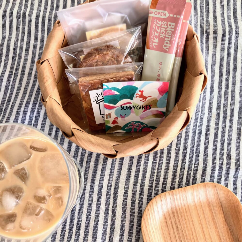 SUNNY　CAKES
焼き菓子３種の詰め合わせ