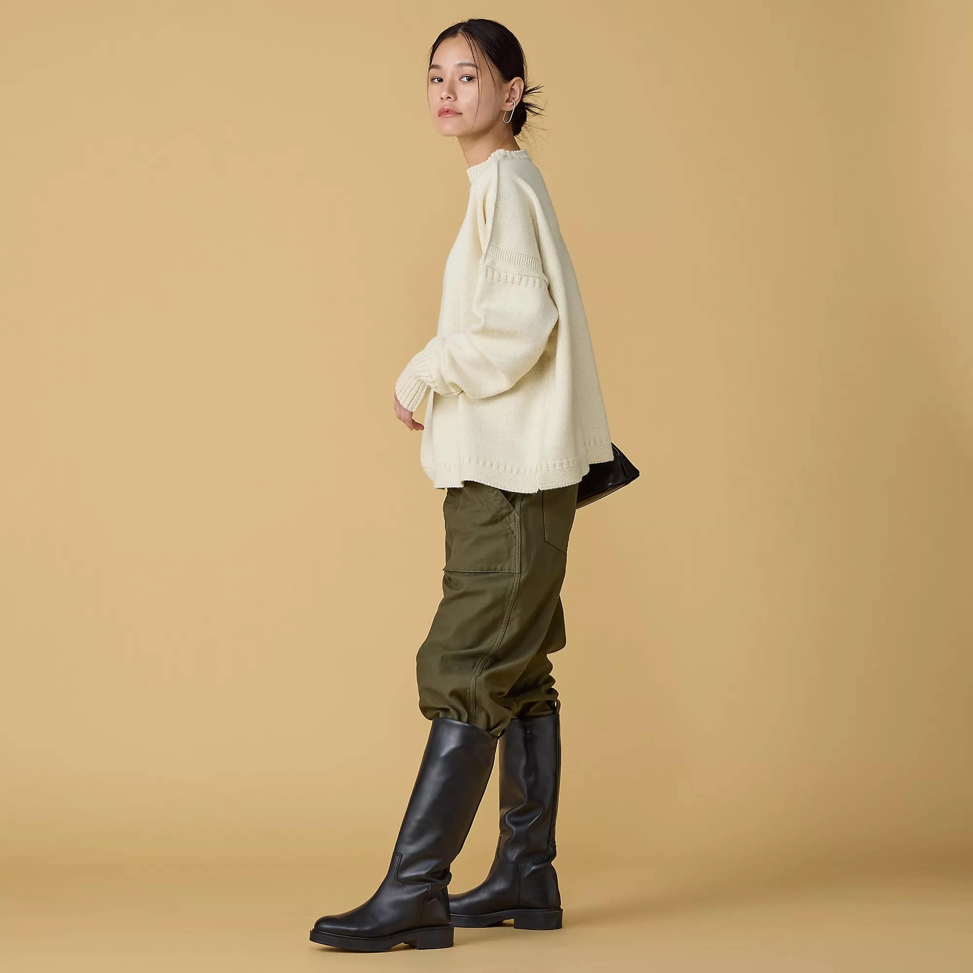 Le Tricoteur
OFF SHOULDER CROPPED GUERNSEY SWEATER
¥38,500