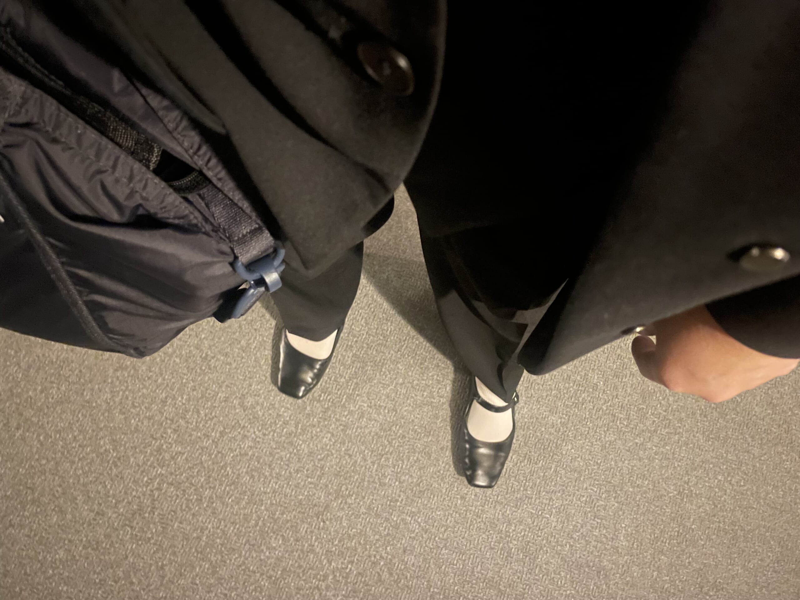 40代女性の2025年11月下旬コーデ、足元写真4