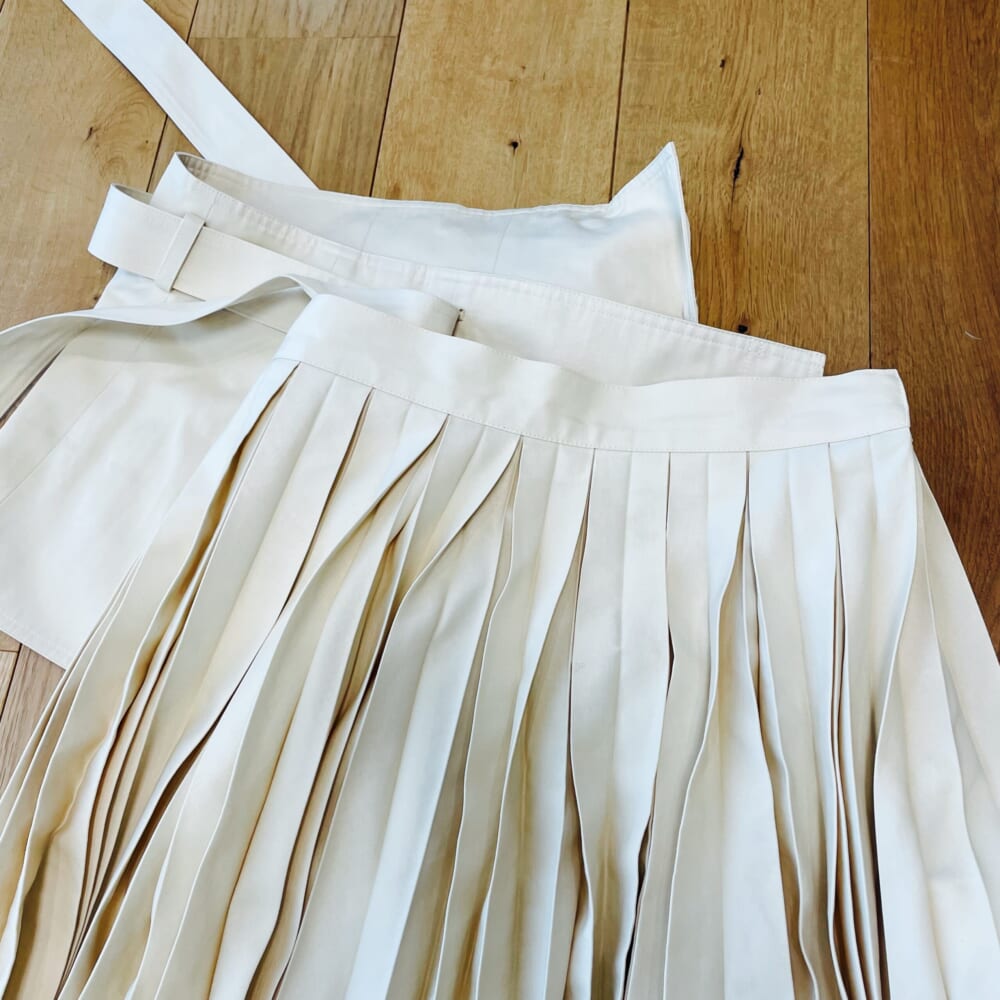 ラップベルト　エトレトウキョウ　プリーツスカート