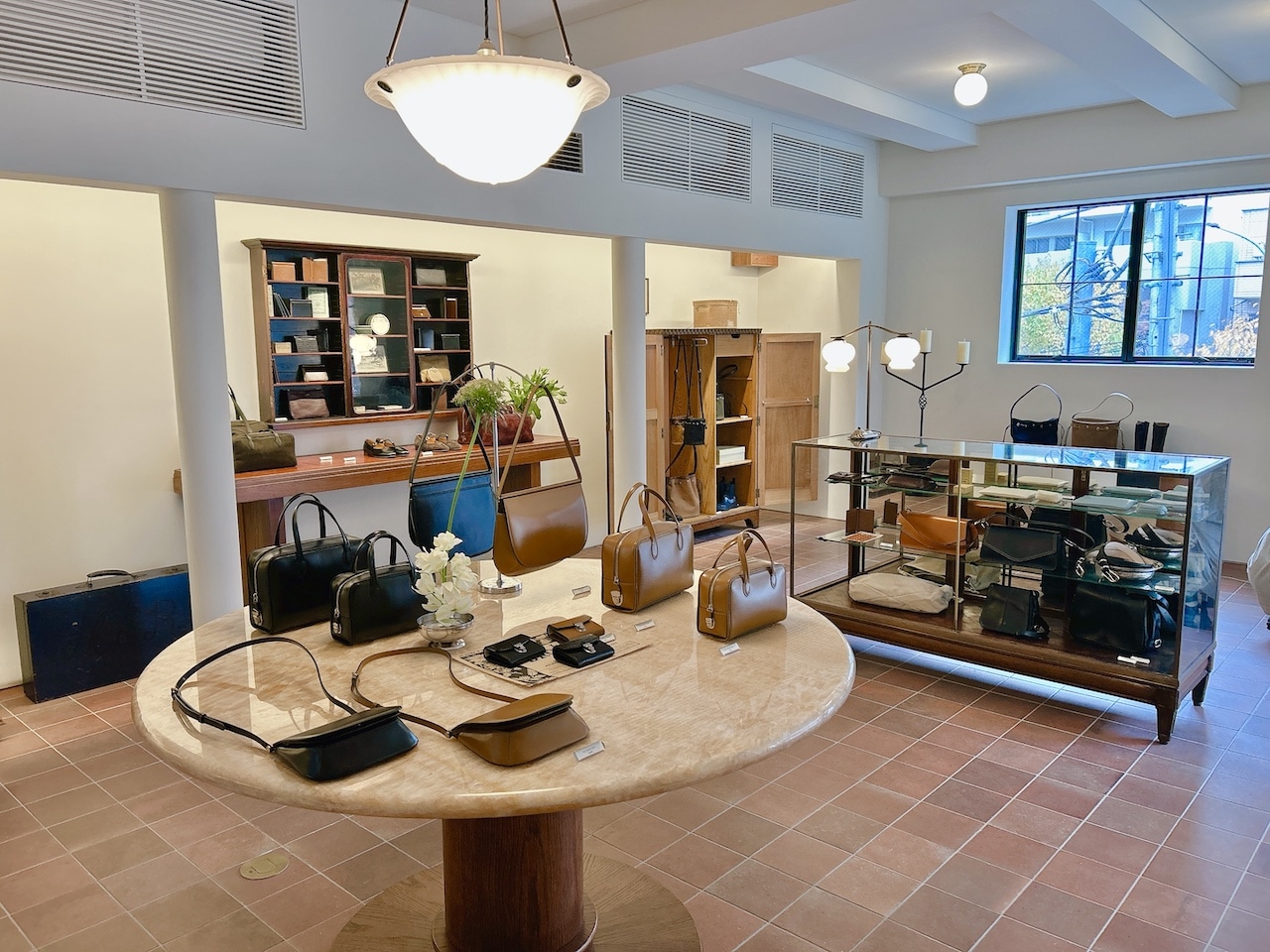 TOUT Y EST TOKYO　2階内観