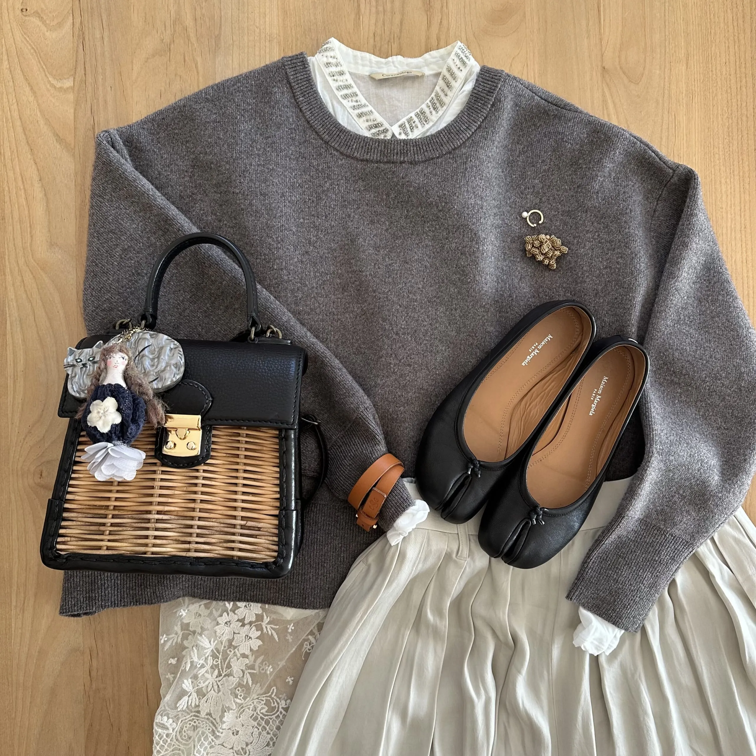 「カレンソロジー」の上下×「メゾンマルジェラ」のタビバレエのコーデ 置画