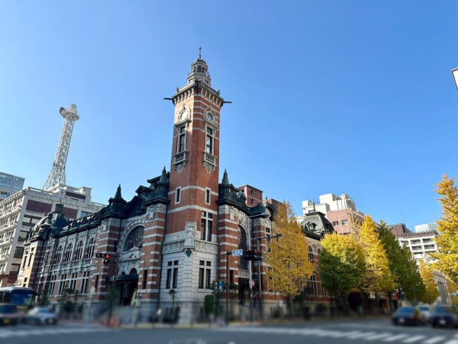 横浜・日本大通り 銀杏並木