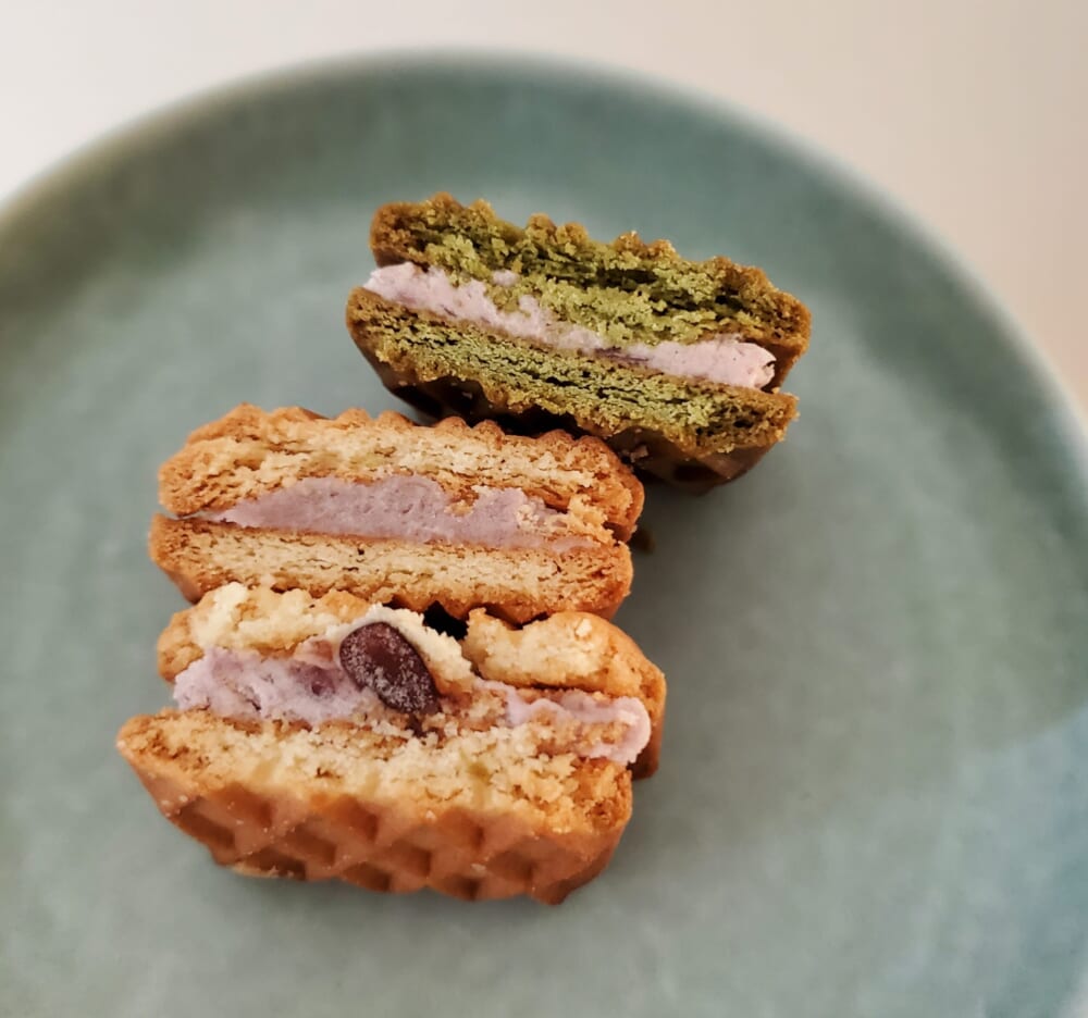 松永製菓の「生しるこサンド」断面