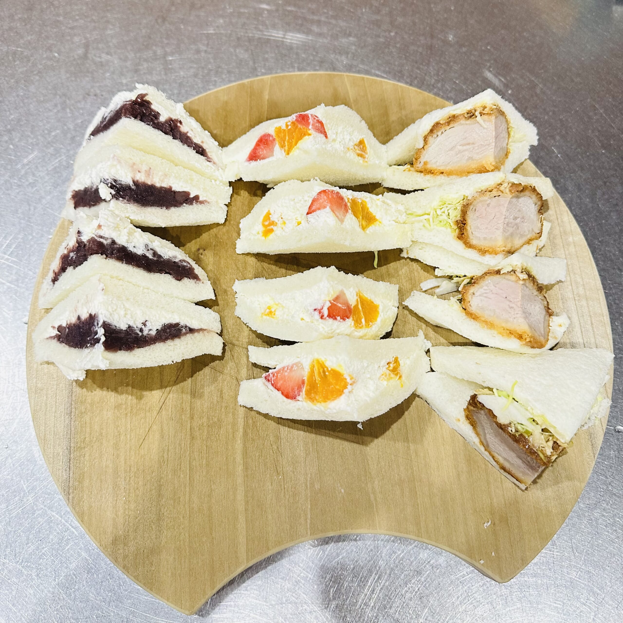 メルヘン　サンドイッチ　東京駅