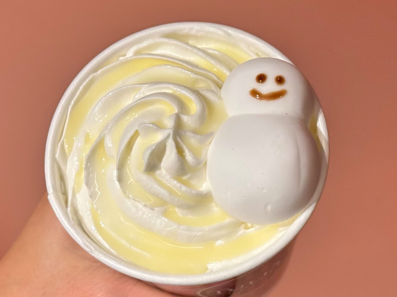 タリーズ マシュマロメニュー「タリーズスノーマンラテ」トッピングアップ