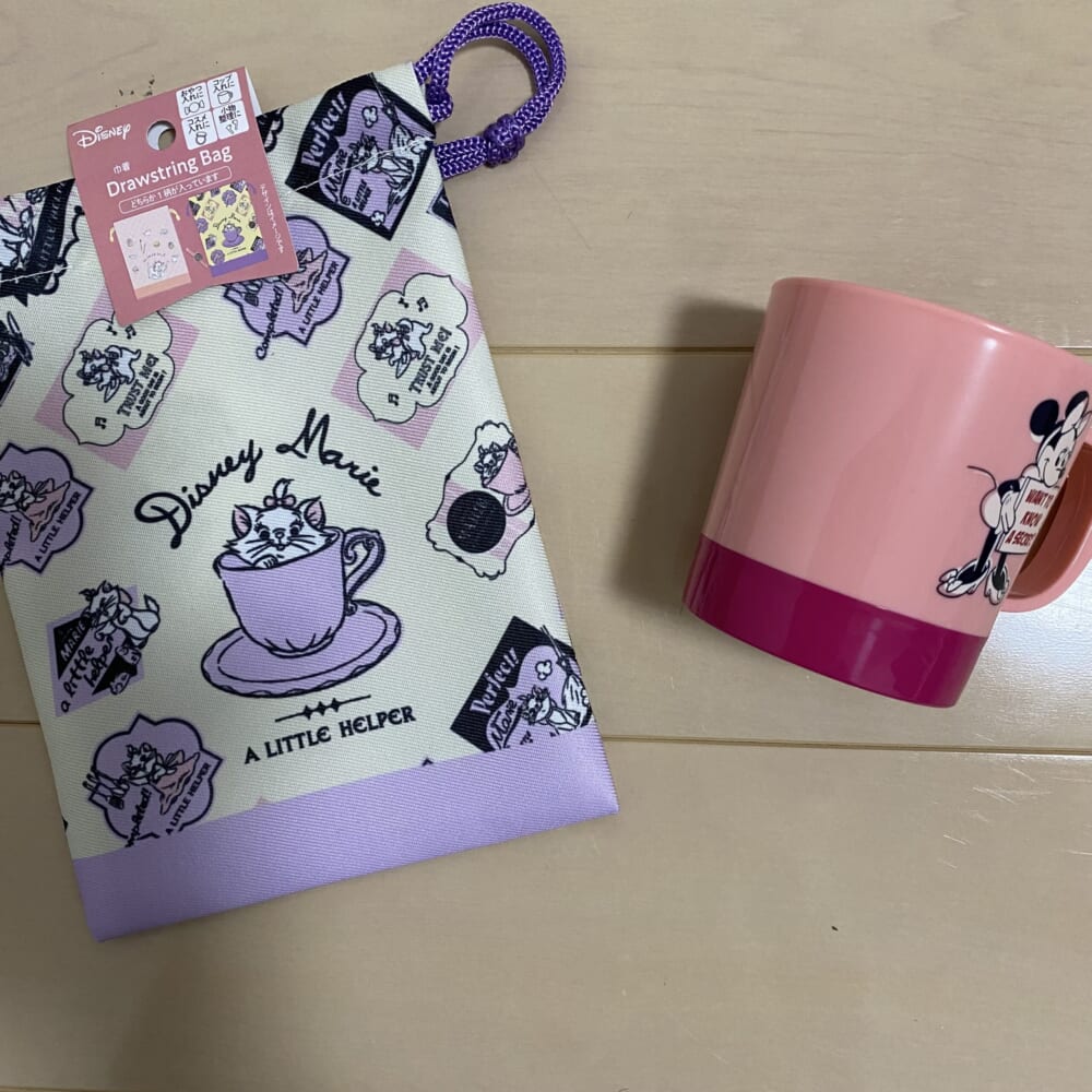 セリア　コップ　ディズニー