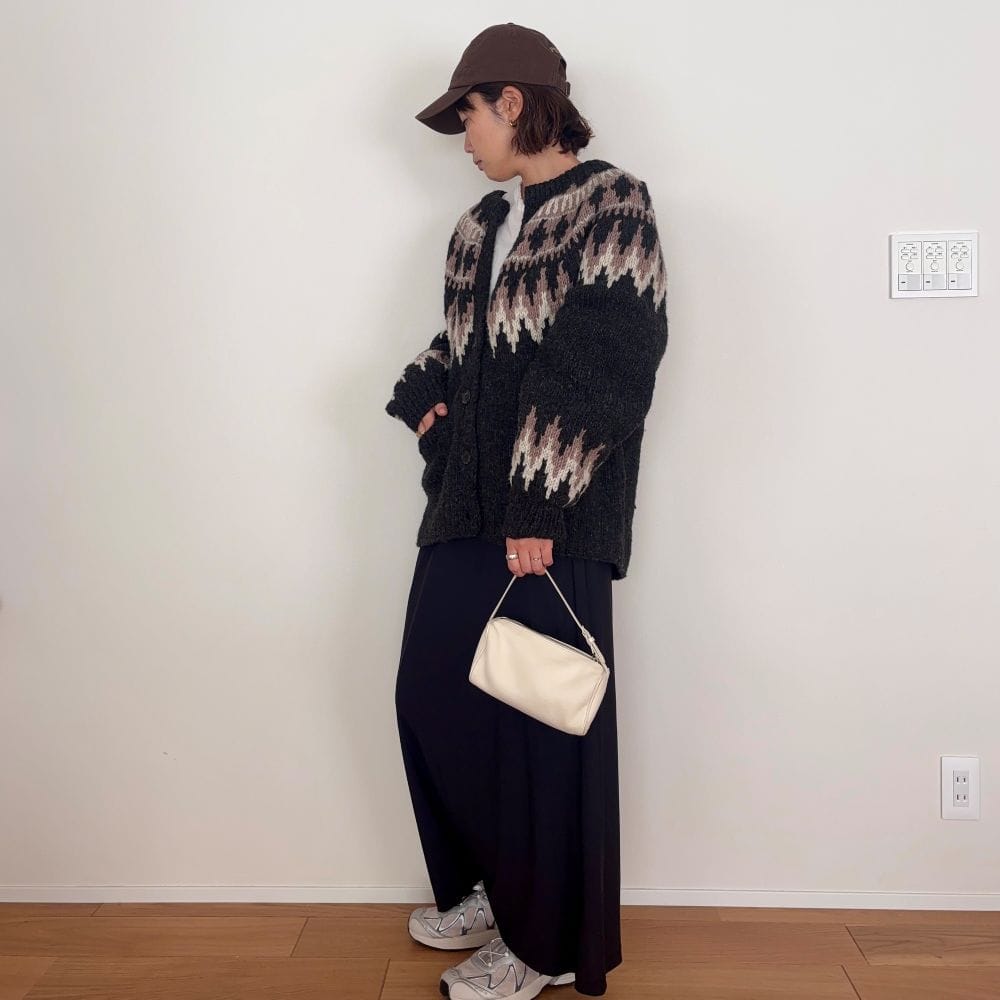 カーディガン コーデ