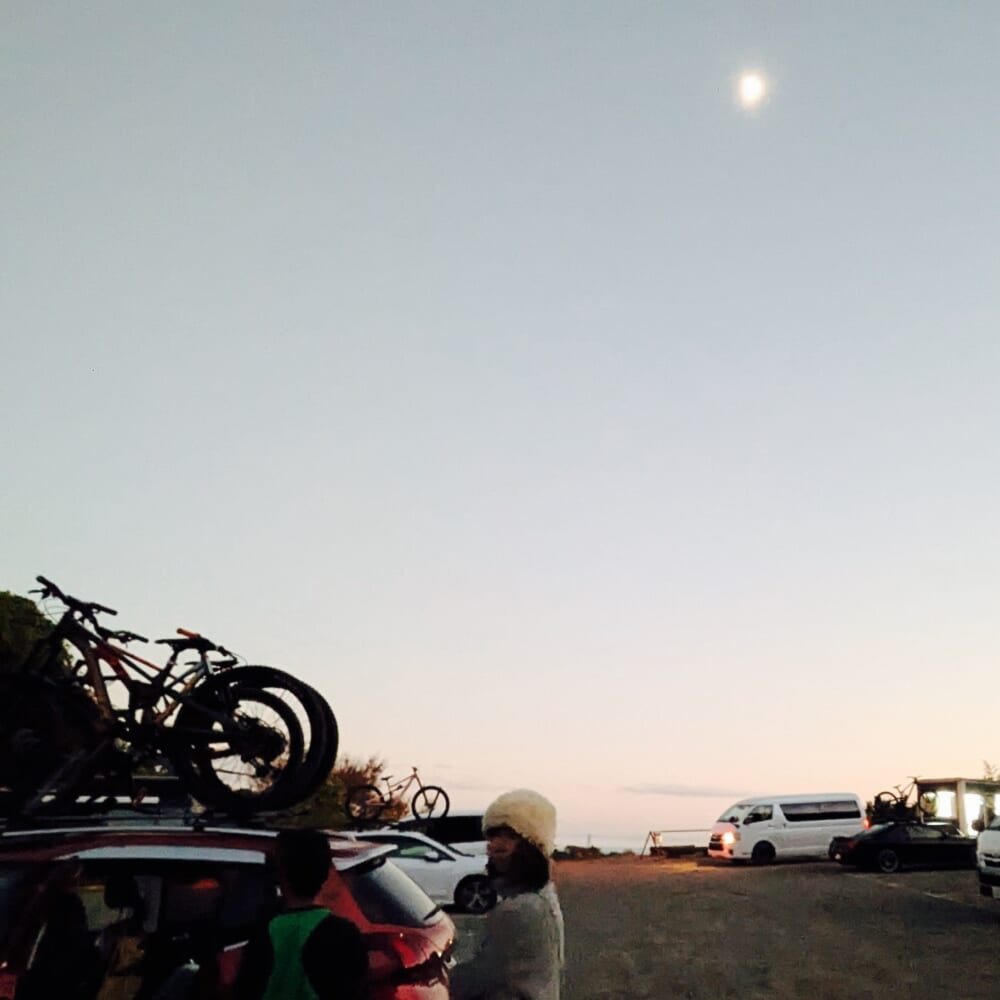 夕暮れ 小田原 フォレストバイク