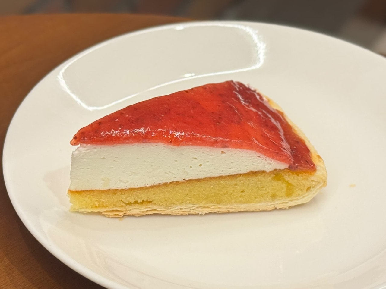 タリーズ新作メニュー「ストロベリー＆チーズムースパイ」