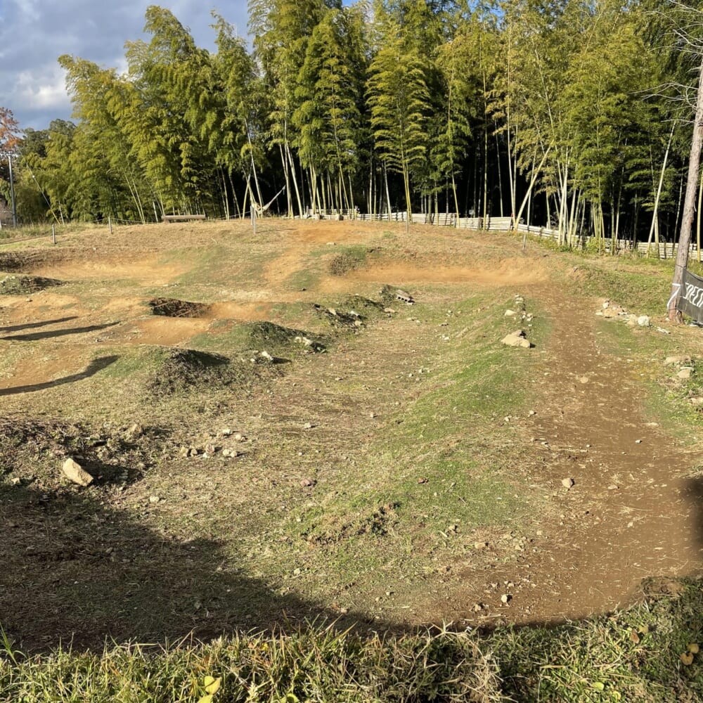 パンプトラックコース フォレストバイク MTB