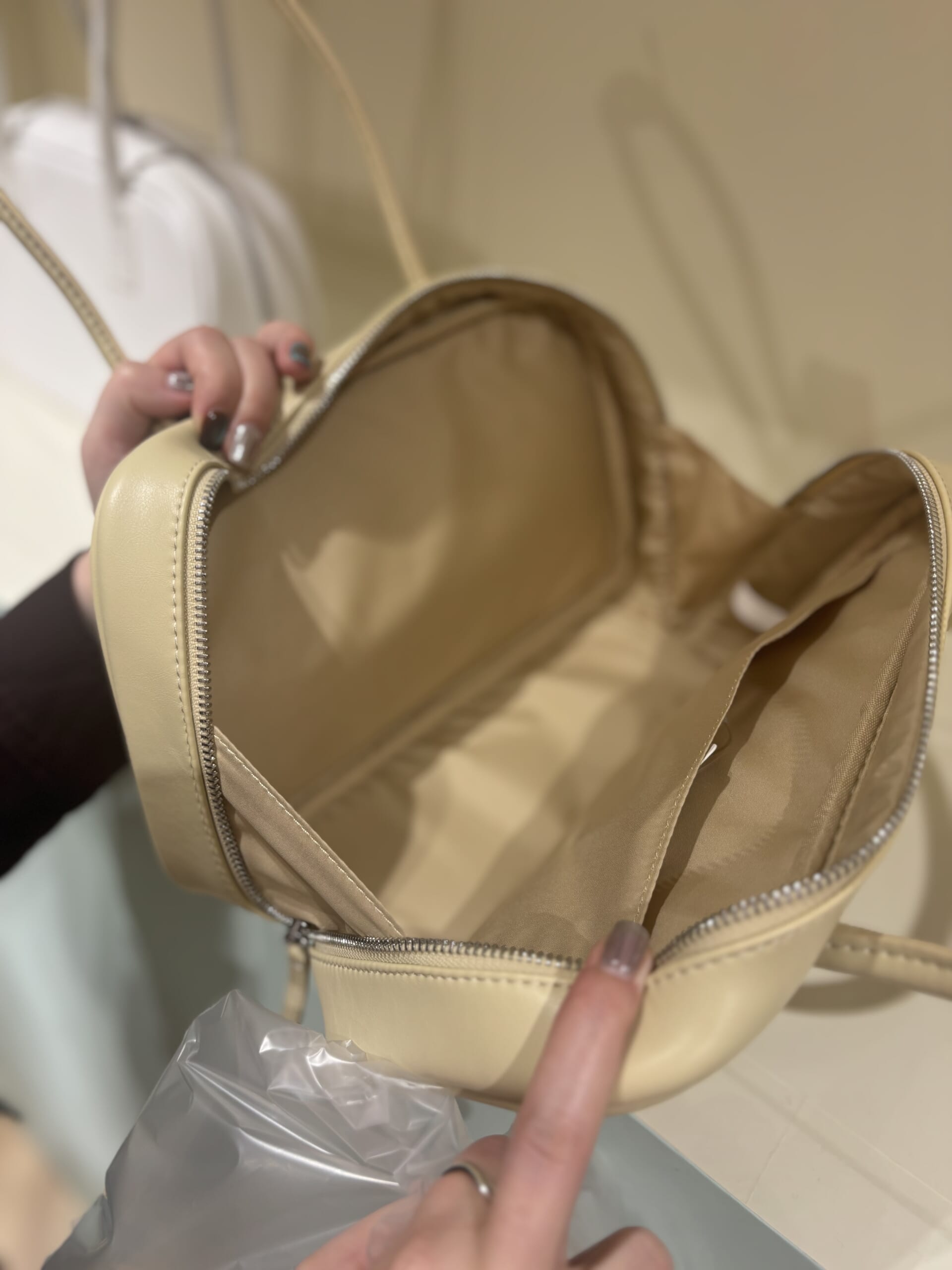 GU ボストンバッグの収納力