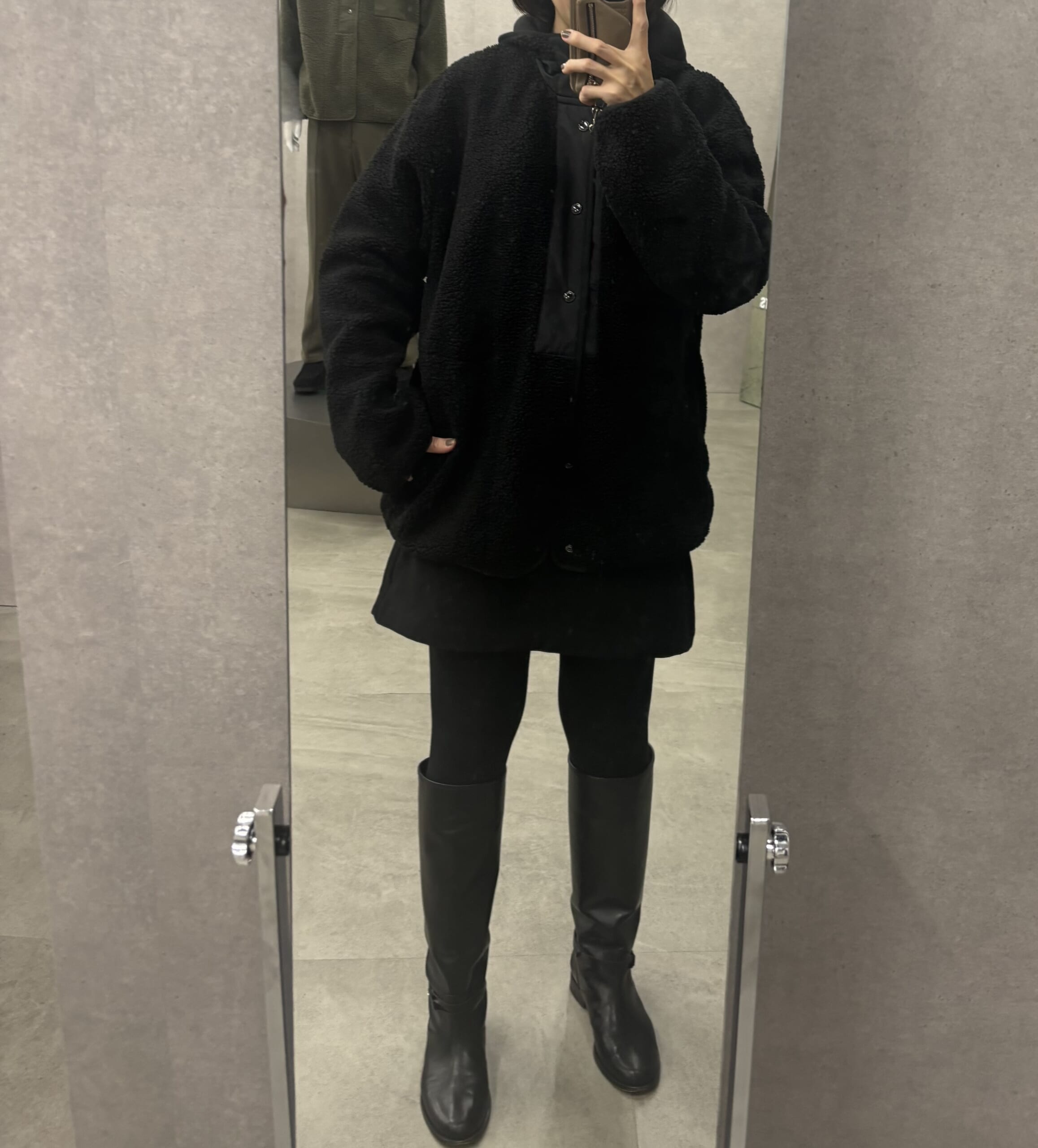 GU×エンジニアド ガーメンツ ボアフリーススナップパーカ試着