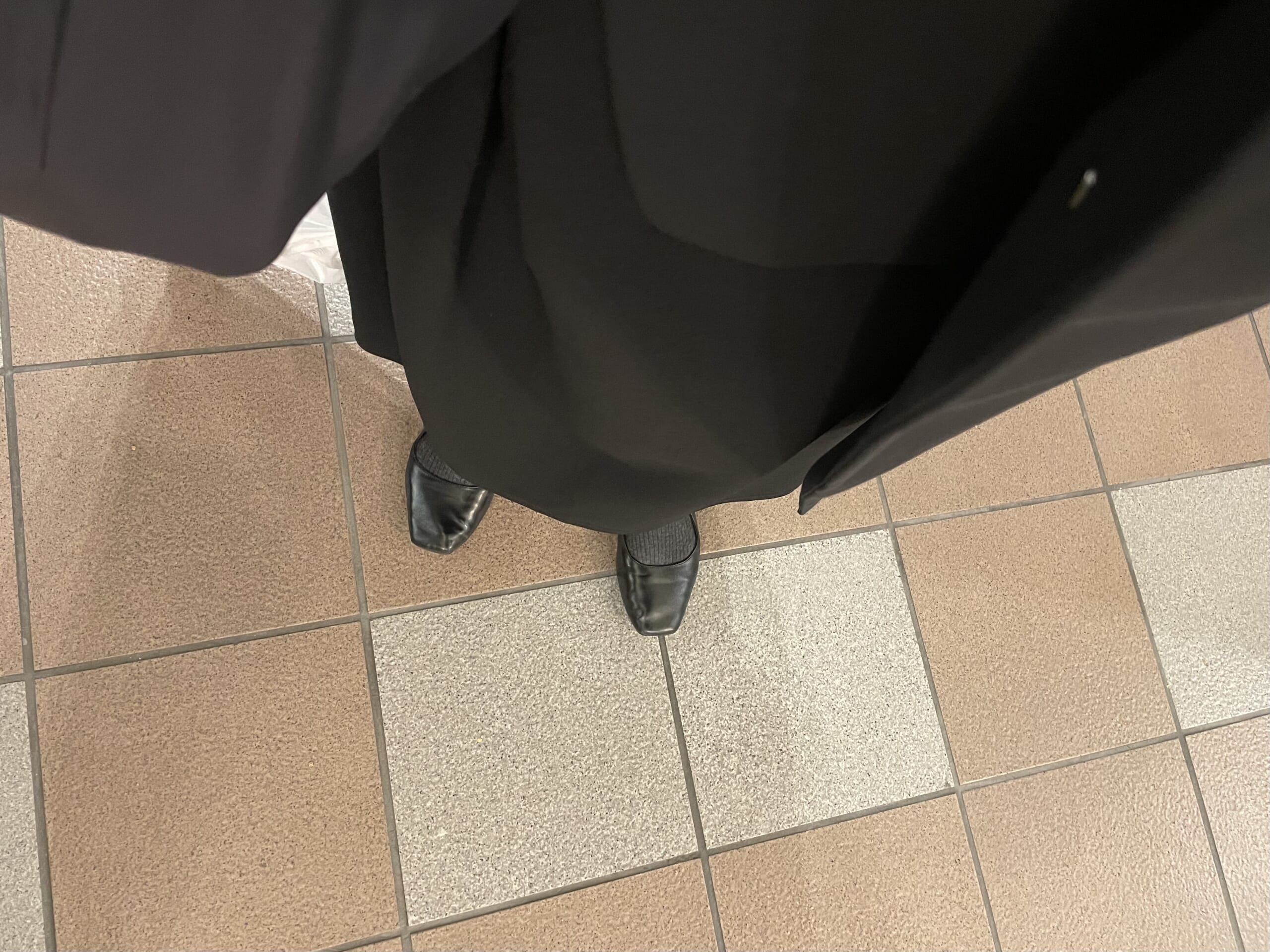 40代女性の2025年11月下旬コーデ、足元写真5