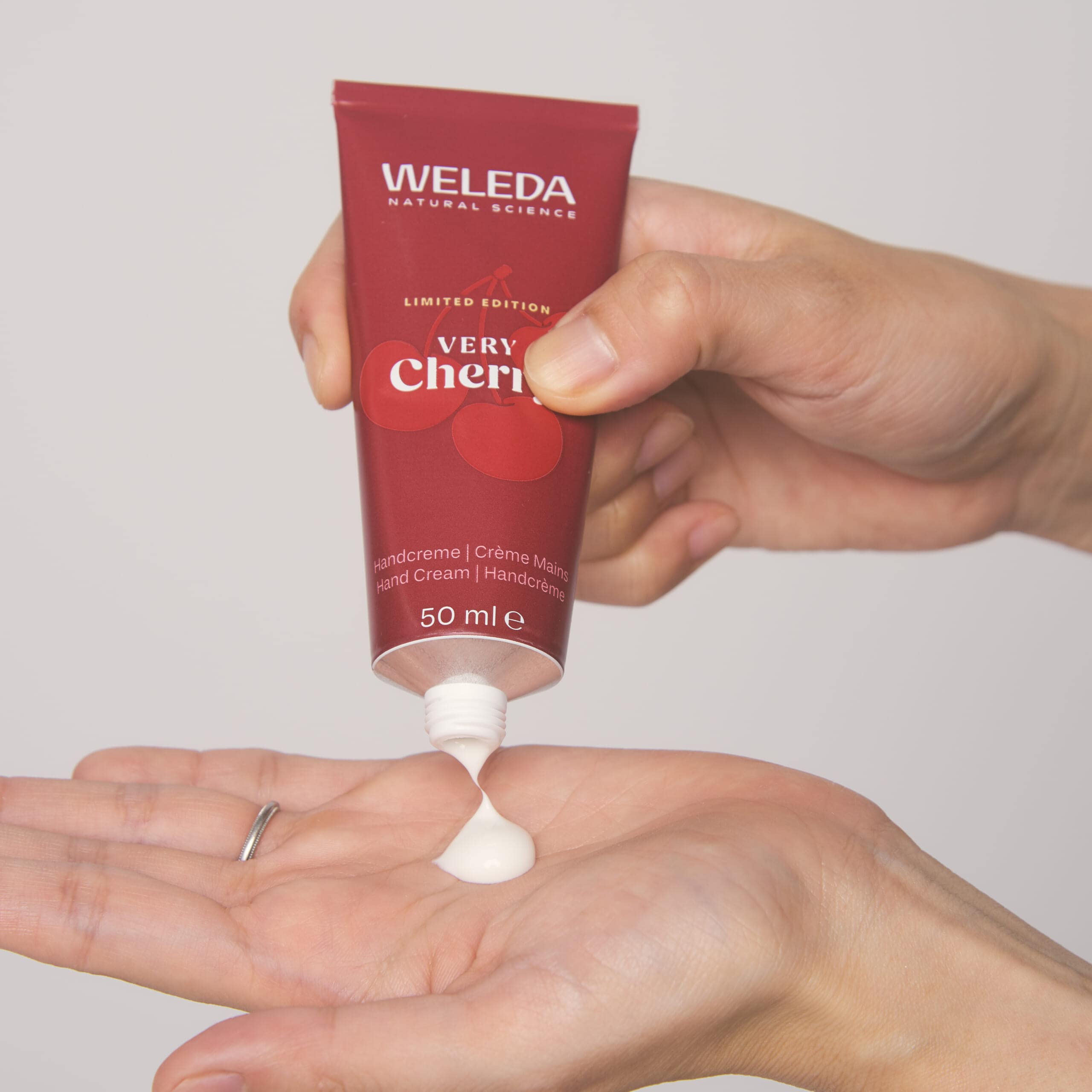 ベリーチェリー ハンドクリーム をお試し！