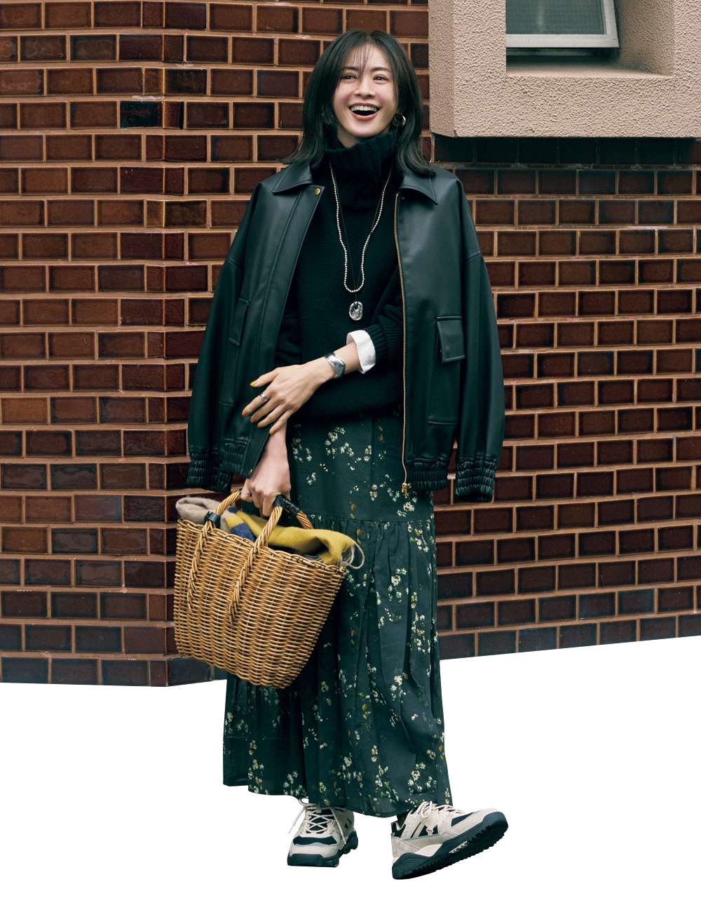 花柄スカート×KARHU「FUSION XC WP」スニーカーコーデ 高垣麗子さん