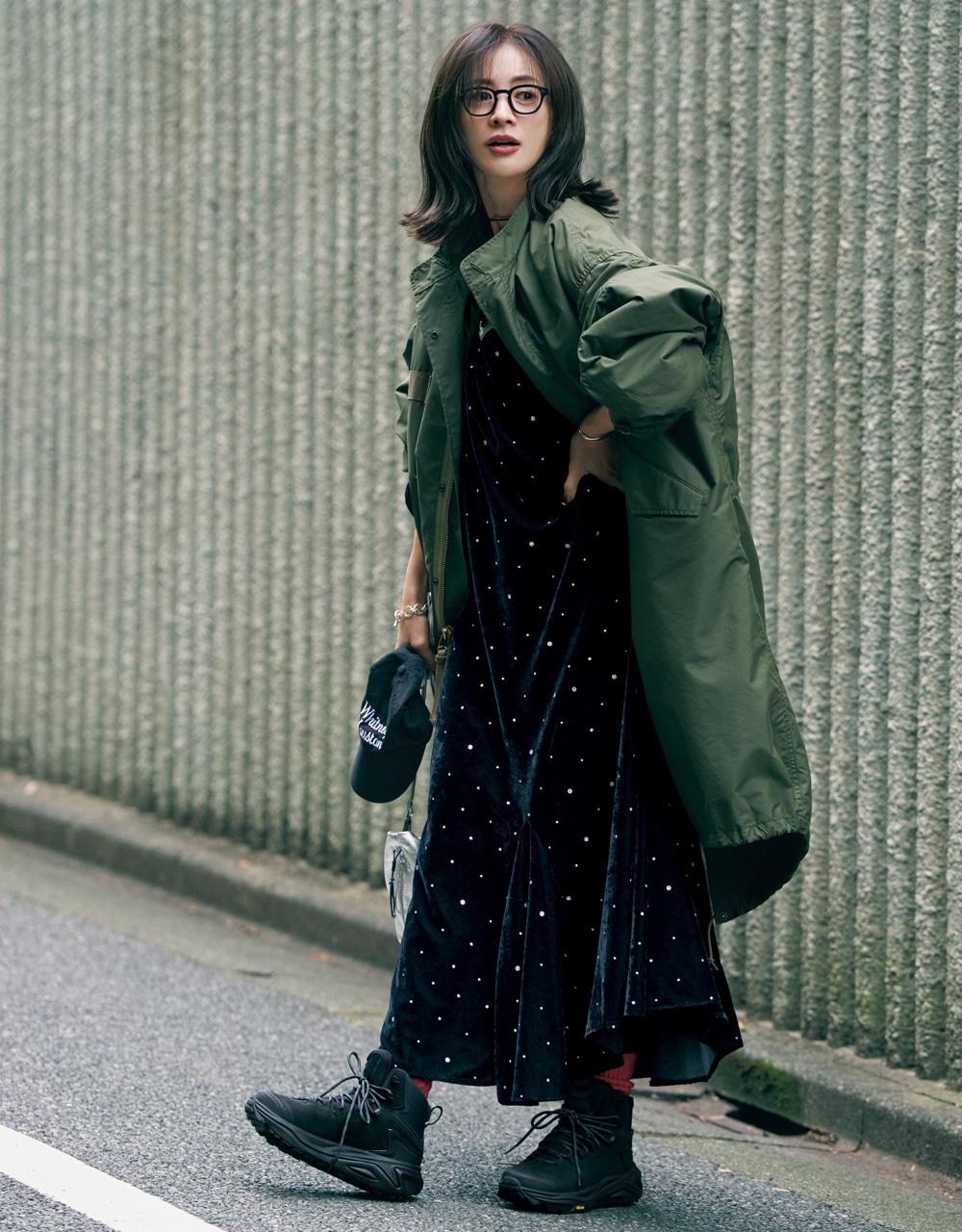 キャミワンピ×HOKA【KAHA 3 GTX】スニーカーコーデ 高垣麗子さん