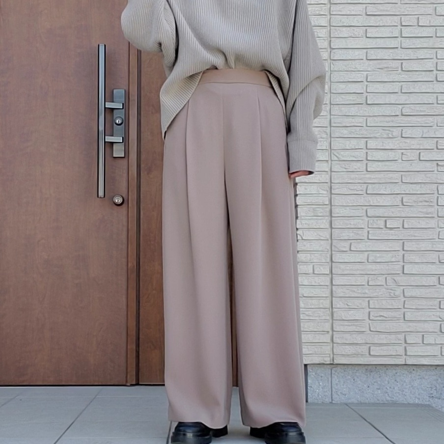きれいめに着られるドゥーズィエムクラスのイージーワイドパンツ