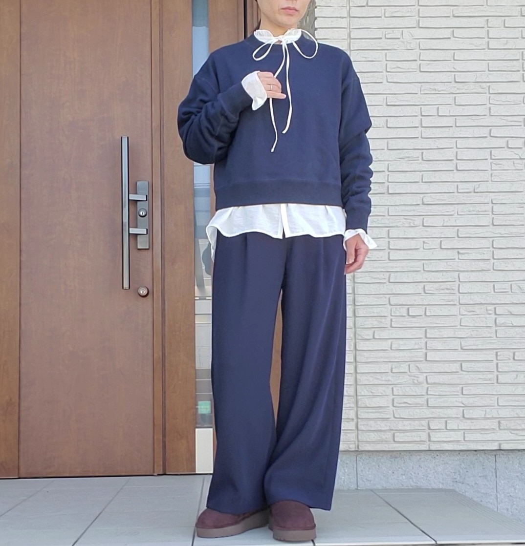 ドゥーズィエムクラスのイージーワイドパンツ紺色