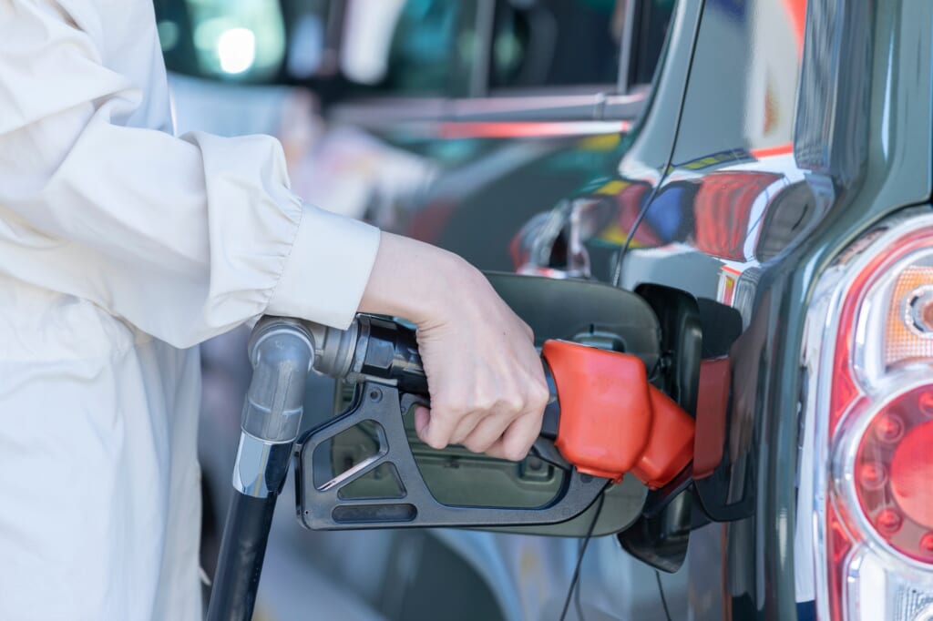 2025年12月31日でガソリン税の暫定税率が廃止へ ガソリンスタンドイメージ画像
松崎のり子さんマネー連載