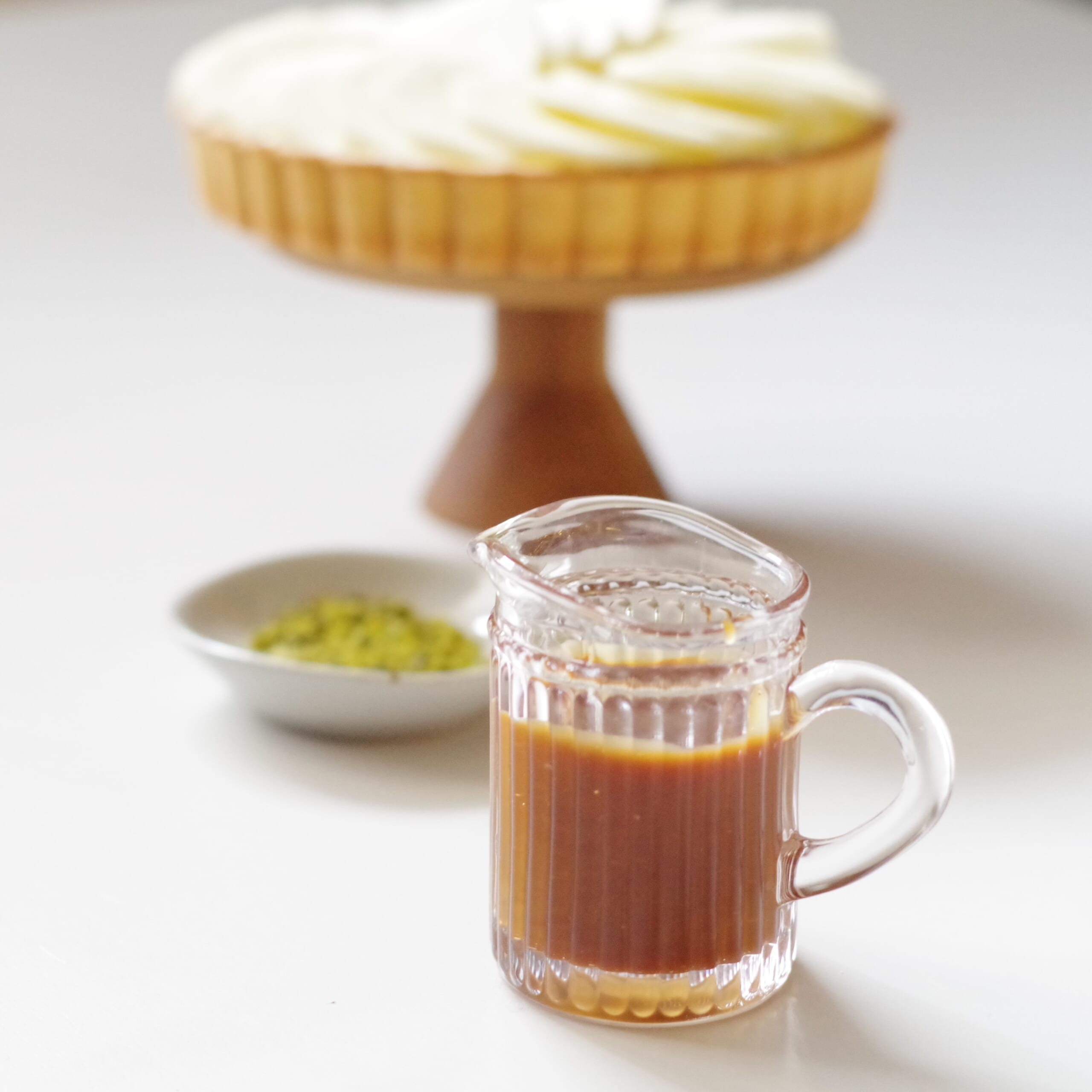 ラフランス　レアチーズタルト　キャラメルソース　ピスタチオ
