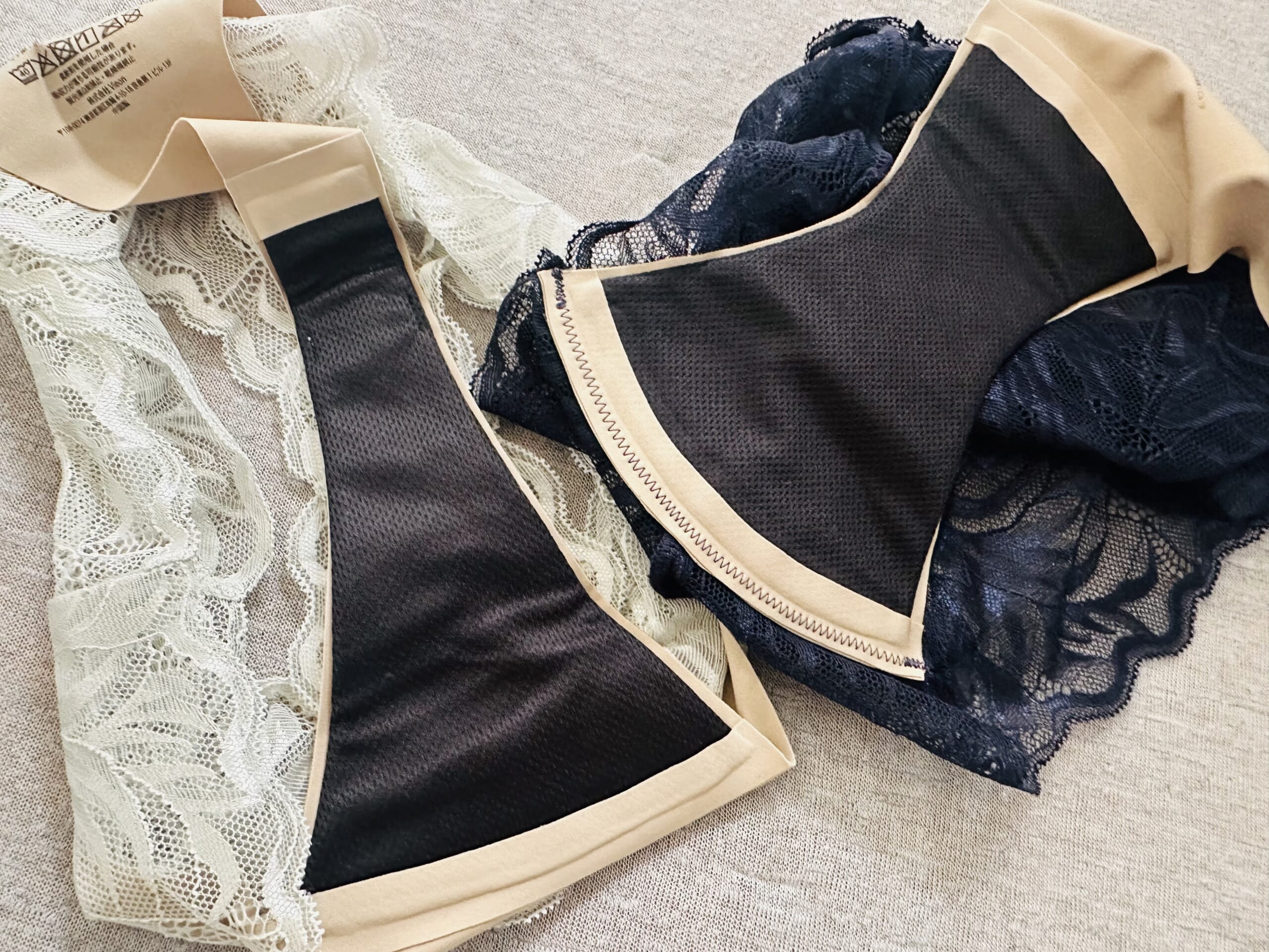 momoful (モモフル)おりもの吸水ショーツelegant クロッチ部分