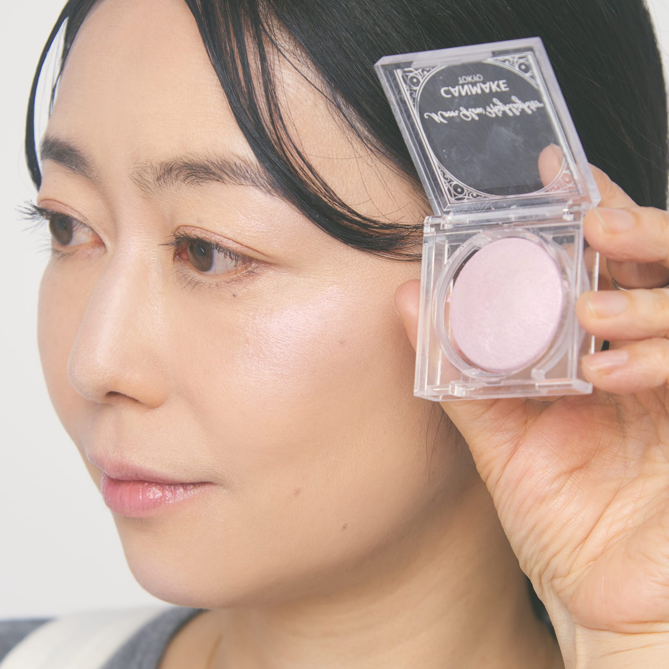 ムーングロウハイライターを使ってみた！