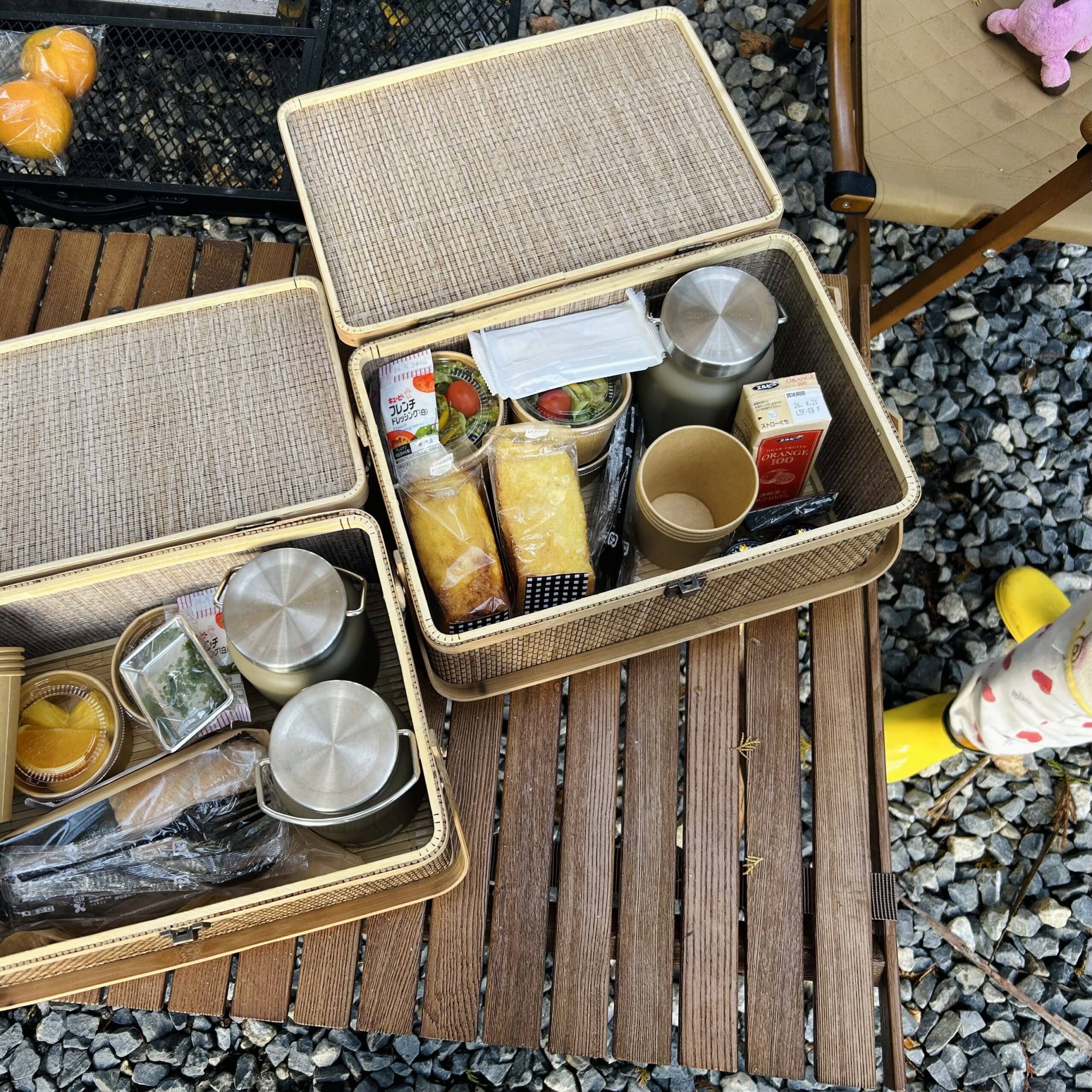 サラダ、ミネストローネ、フレンチトースト、フルーツ、ホットコーヒー