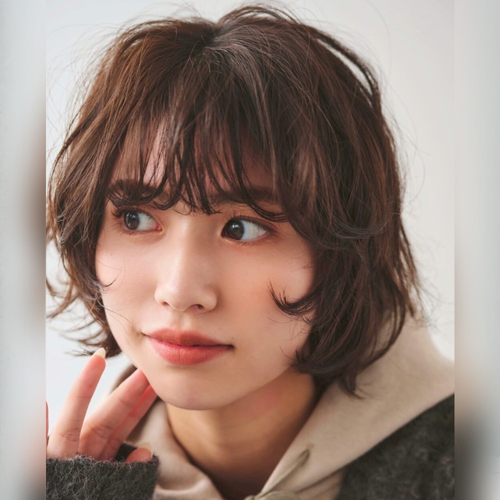 血色感が上がるモカブラウンの抜け感たっぷりレイヤーボブ アザーカット01