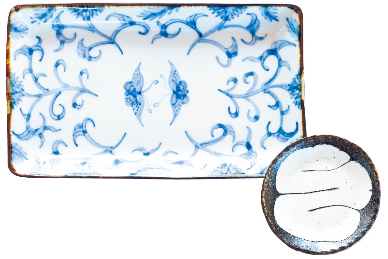 須藤拓也さんの染付け長皿と、飛騨高山「柳窯」のスリップウエアの小皿