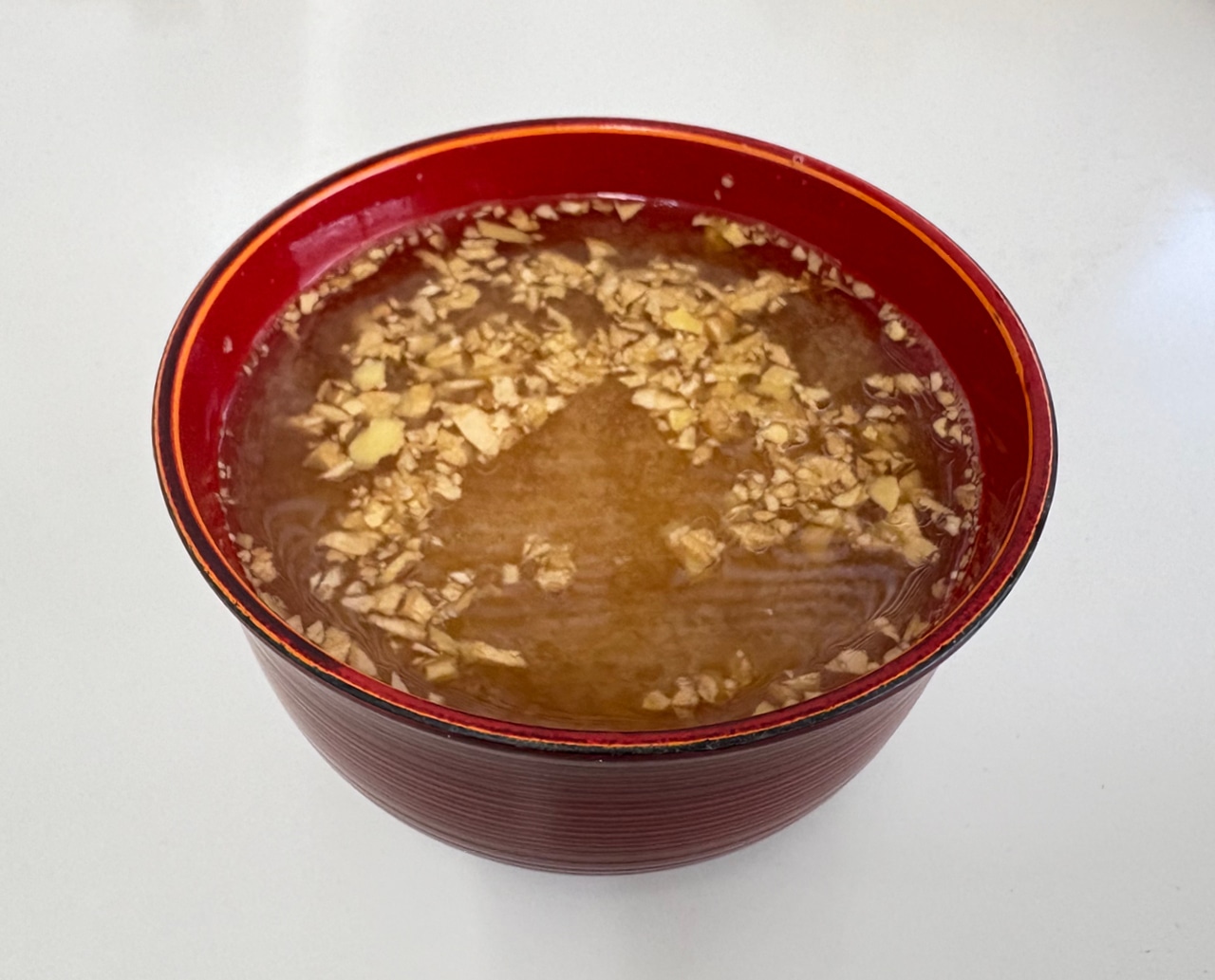 だしも具もないみそ汁