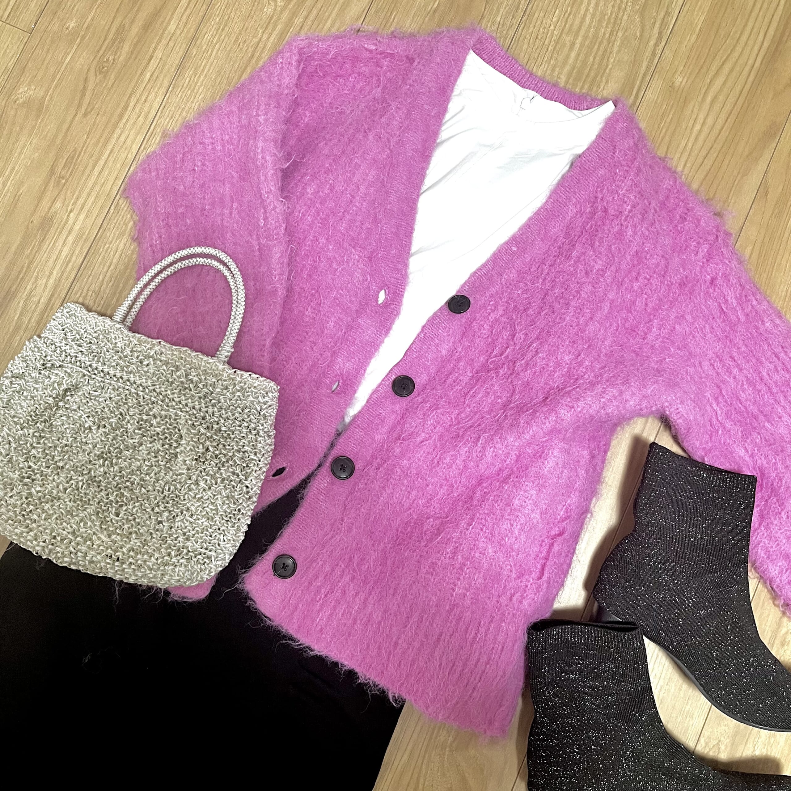 服 コーデ パーティ