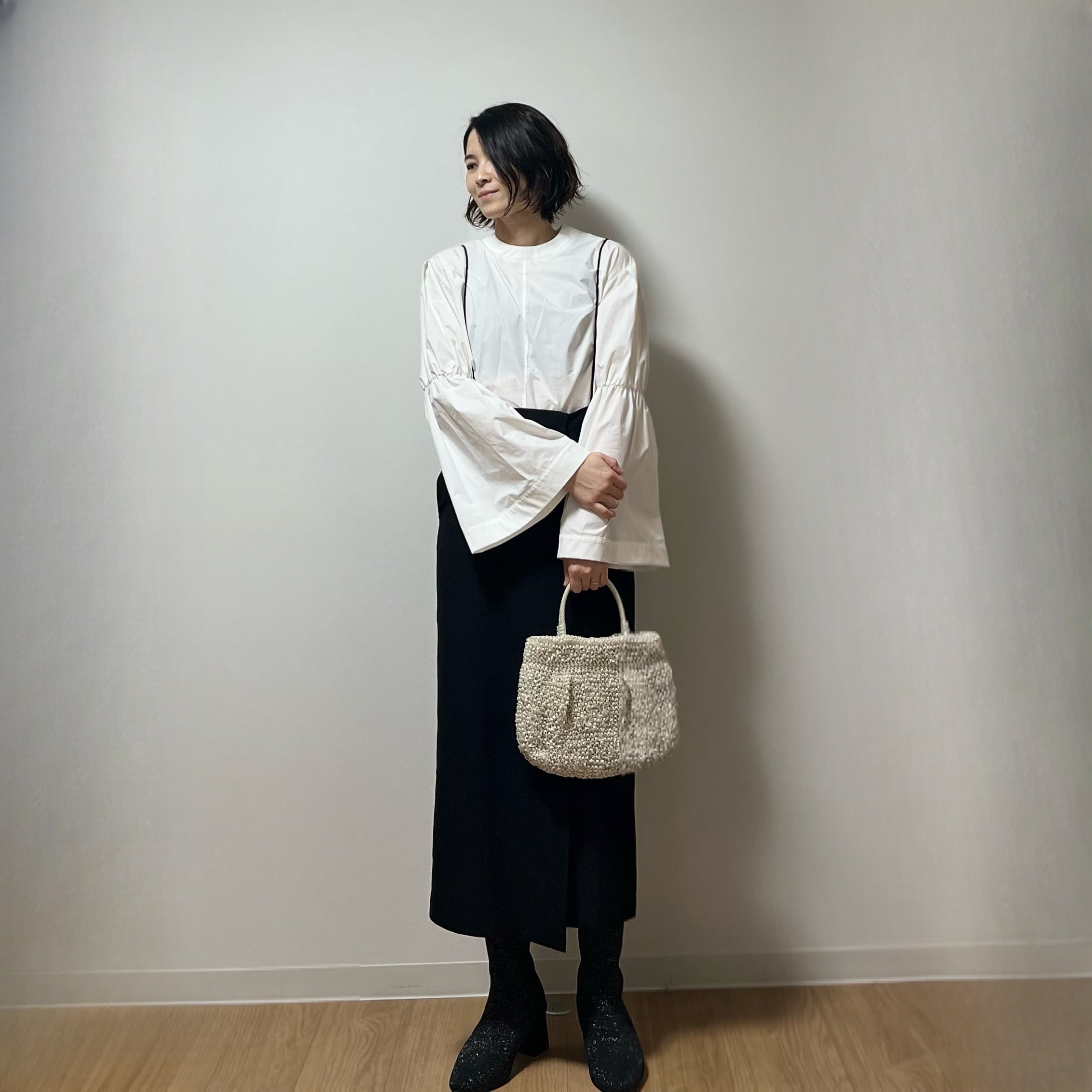 服 コーデ パーティ