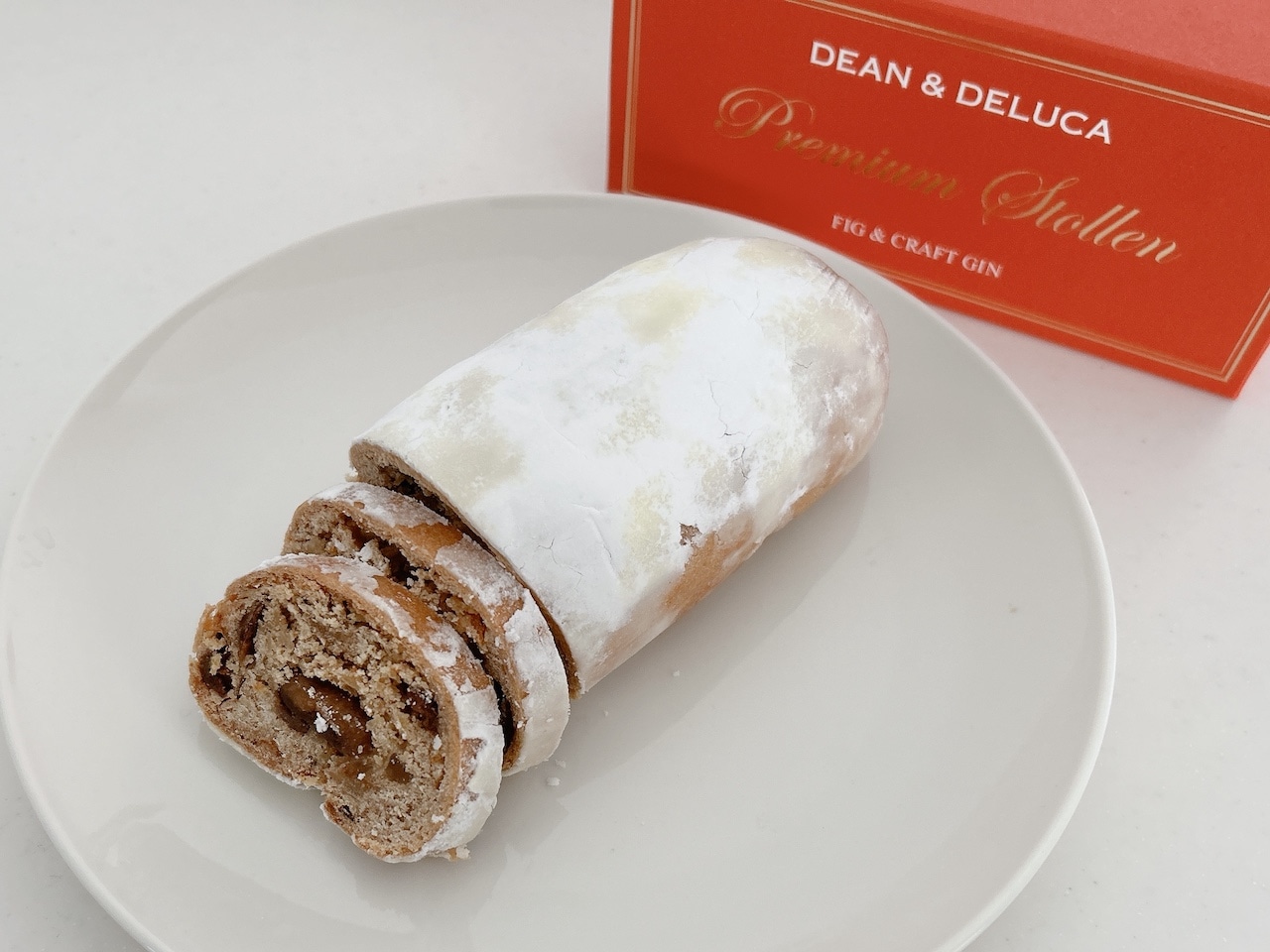 ディーン&デルーカ「プレミアムシュトーレン フィグ&クラフトジン」(¥3672)