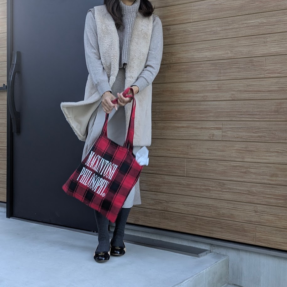 ベージュコーデ 40代ママ LEEコポ