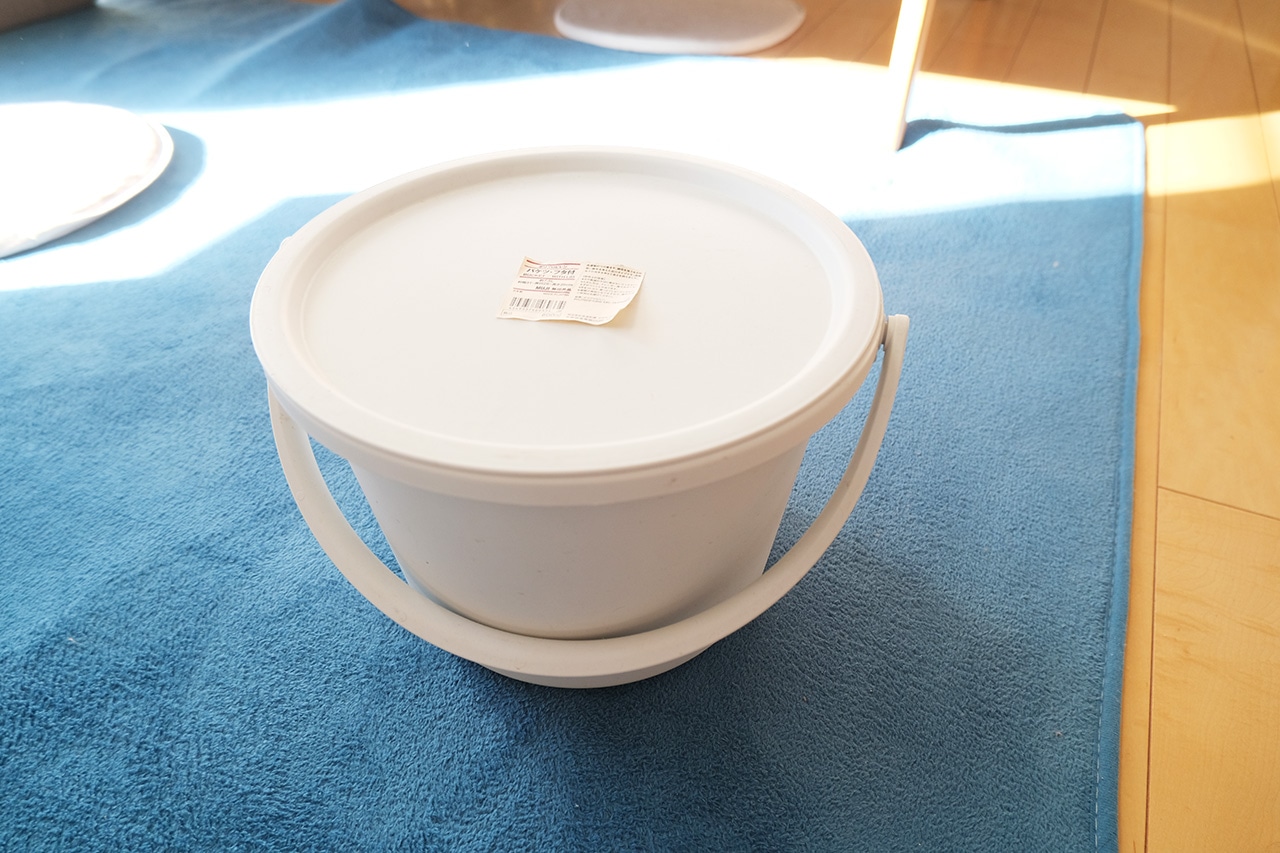 ポリプロピレンバケツ・フタ付(7.5L)(690円) 無印良品