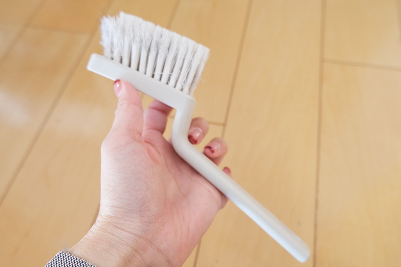 タイル目地ブラシ(290円)使用シーン 無印良品