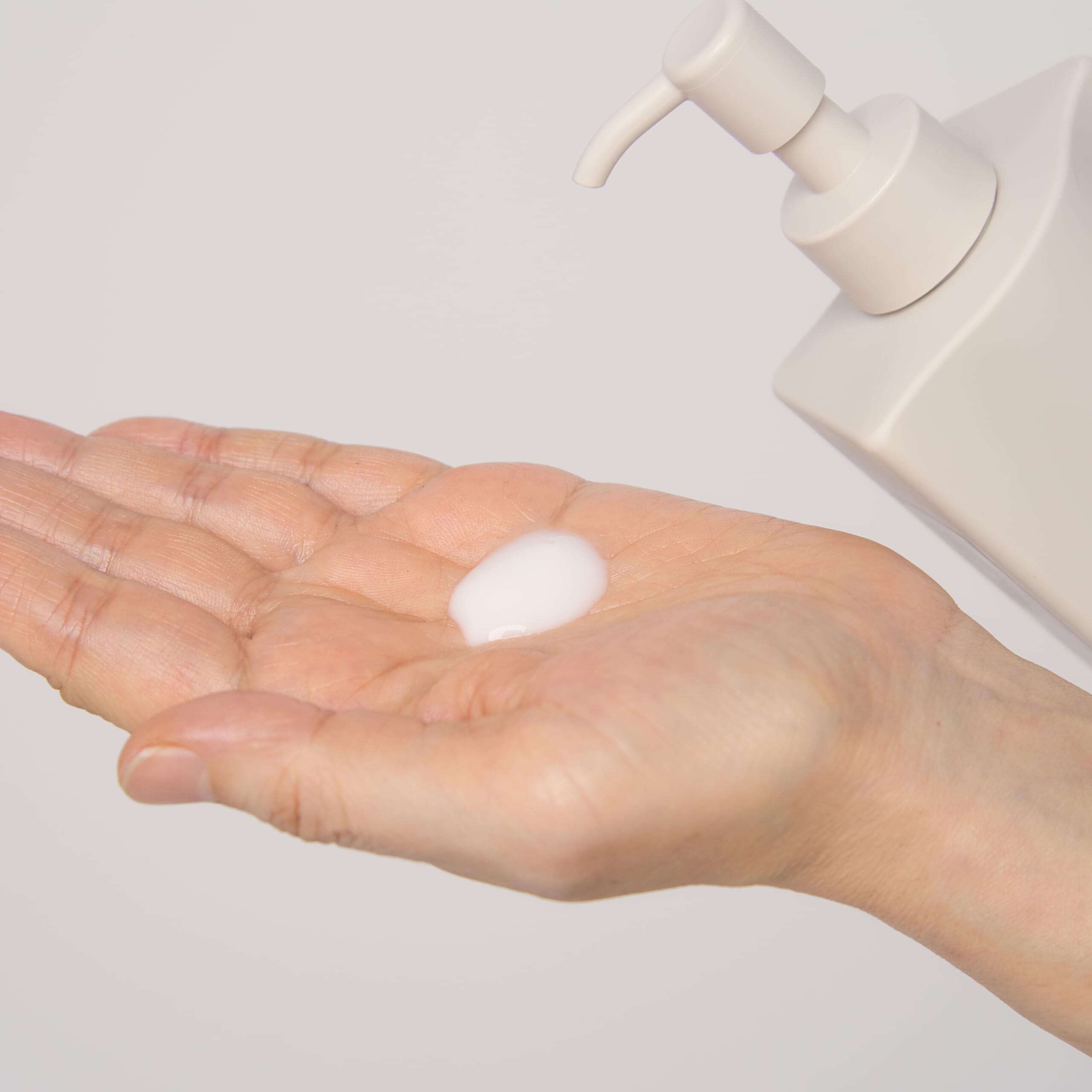 ソフニング アロマ ハンド ＆ ボディ ミルクをお試し！