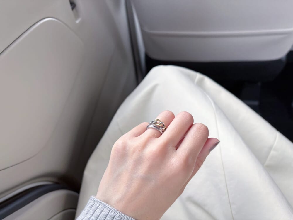 hum チェーンリング　ゴールドアクセ