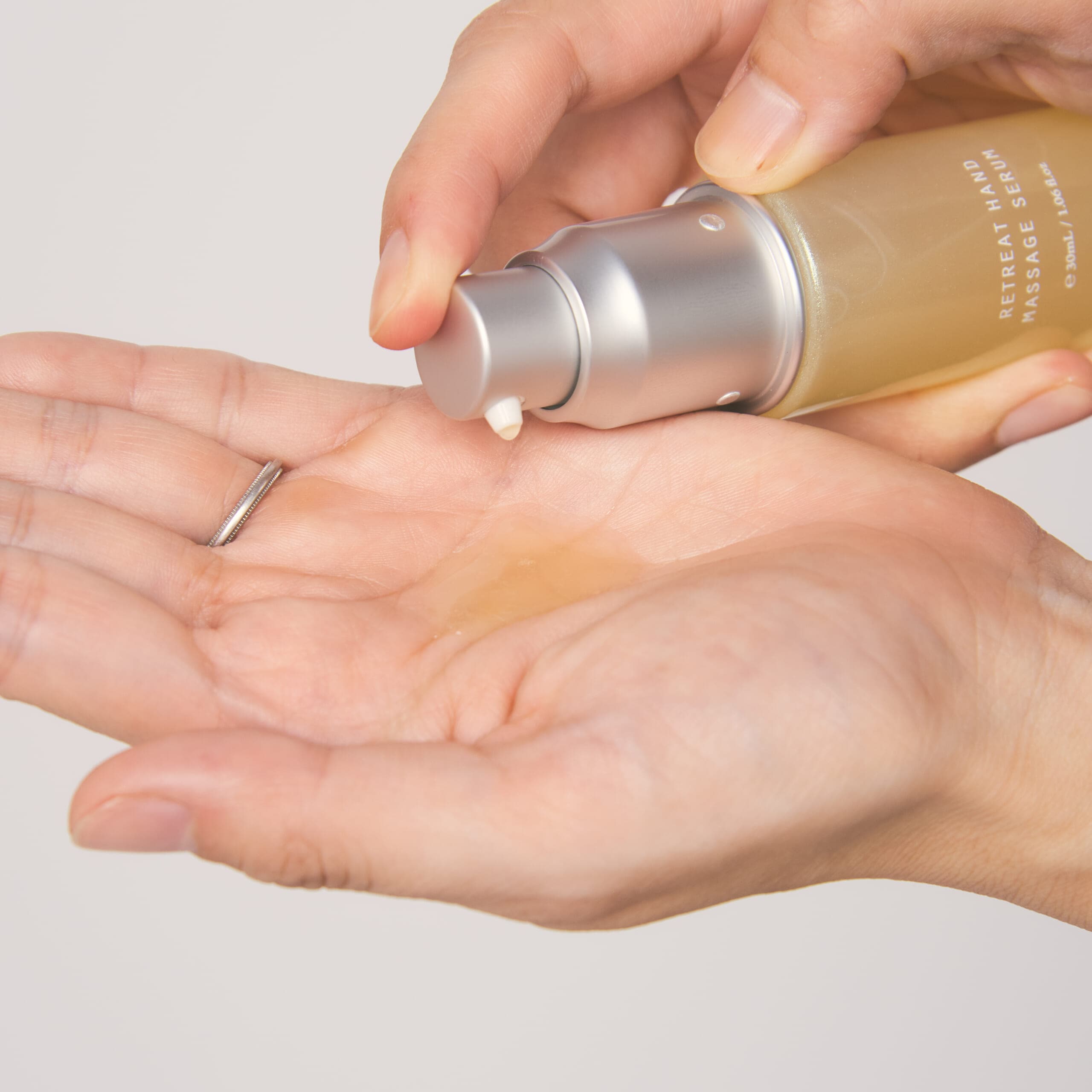 リトリート ハンド マッサージ セラム ネロリをお試し!