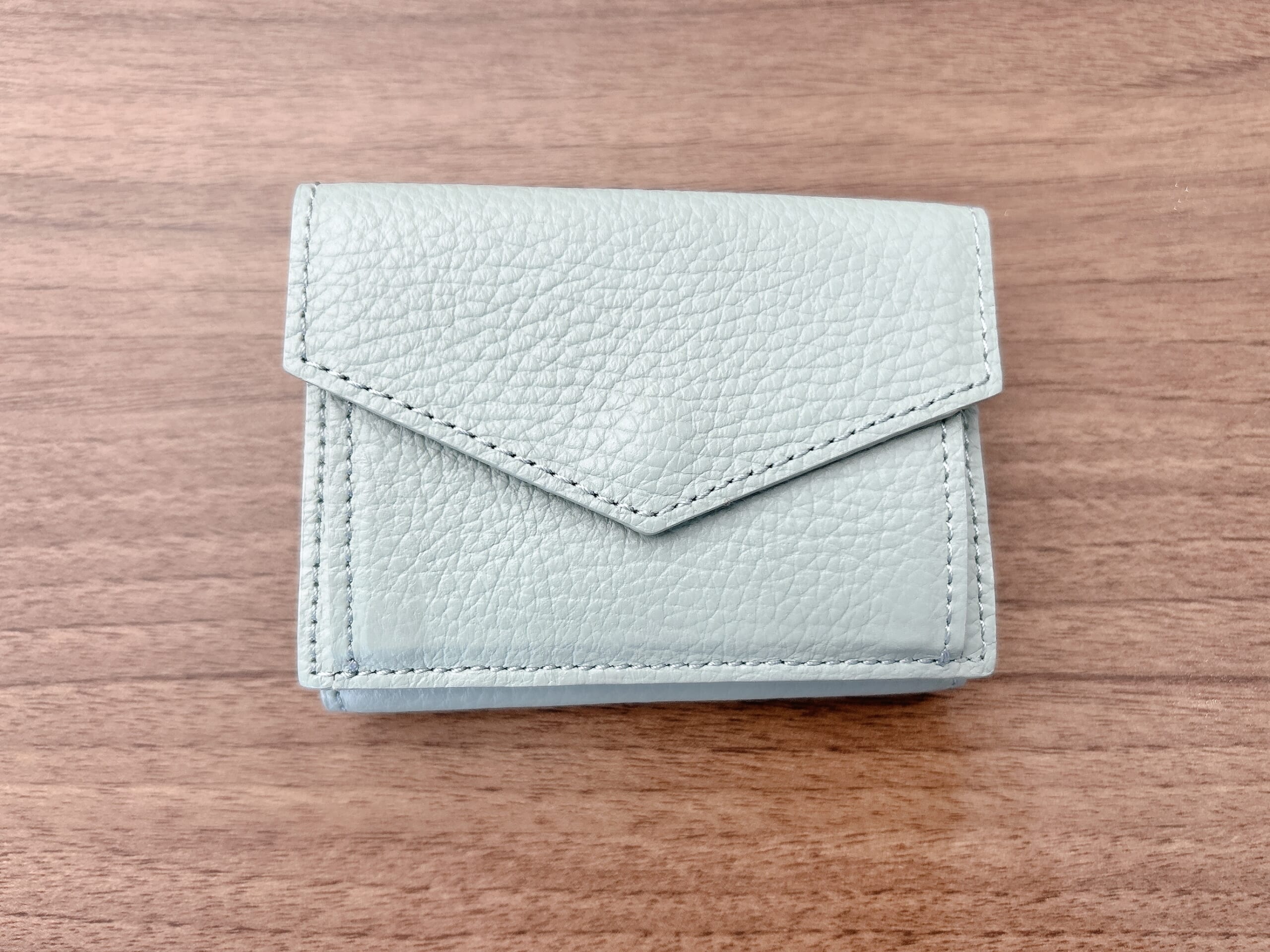 MYWEAKNESSの三つ折り財布GILのMINTカラー
