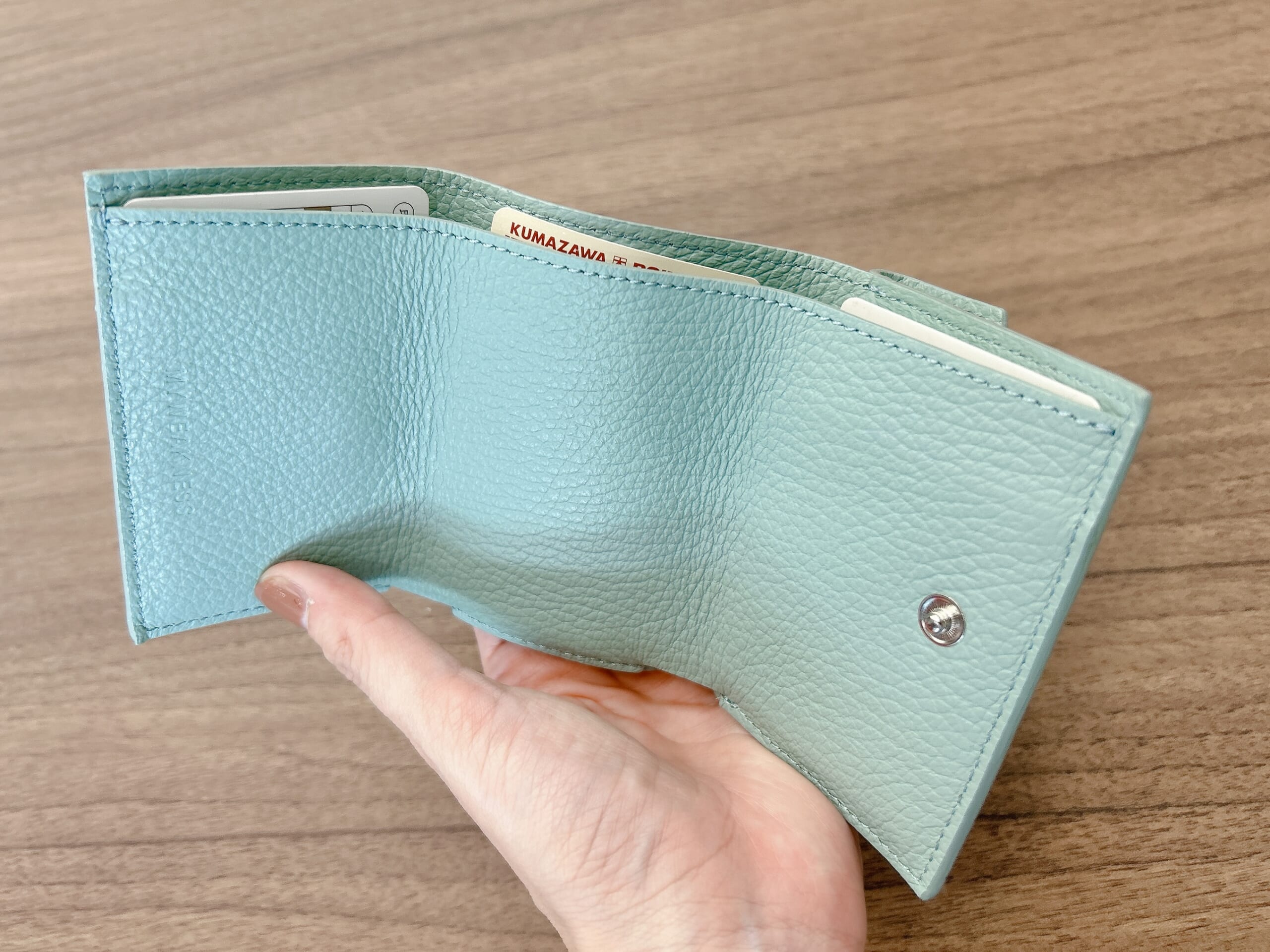 エディターS子の愛用財布MYWEAKNESSの三つ折り財布GILのMINTカラー