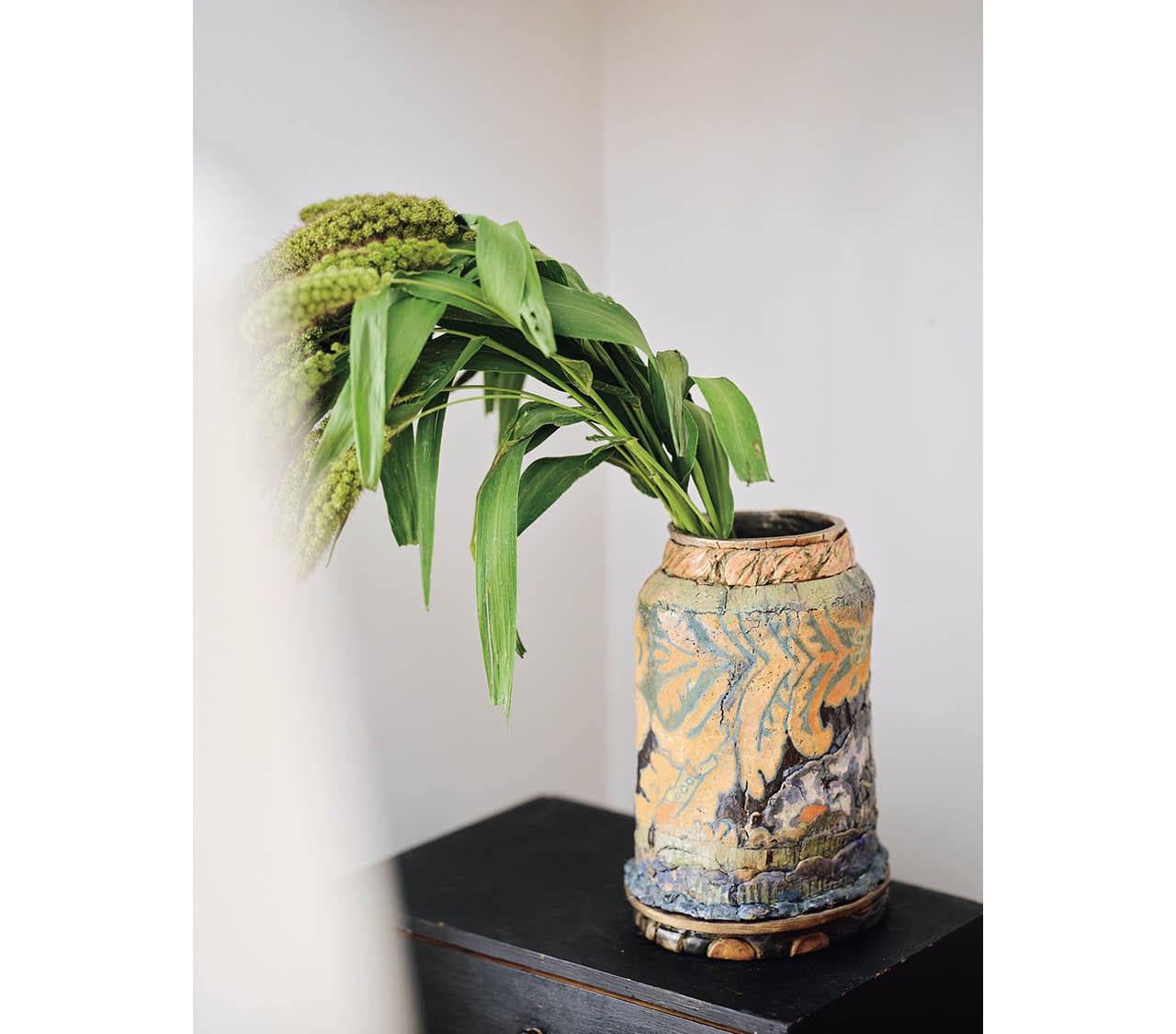 2026年ラッキーカラーのオレンジはテラコッタ色でもOK