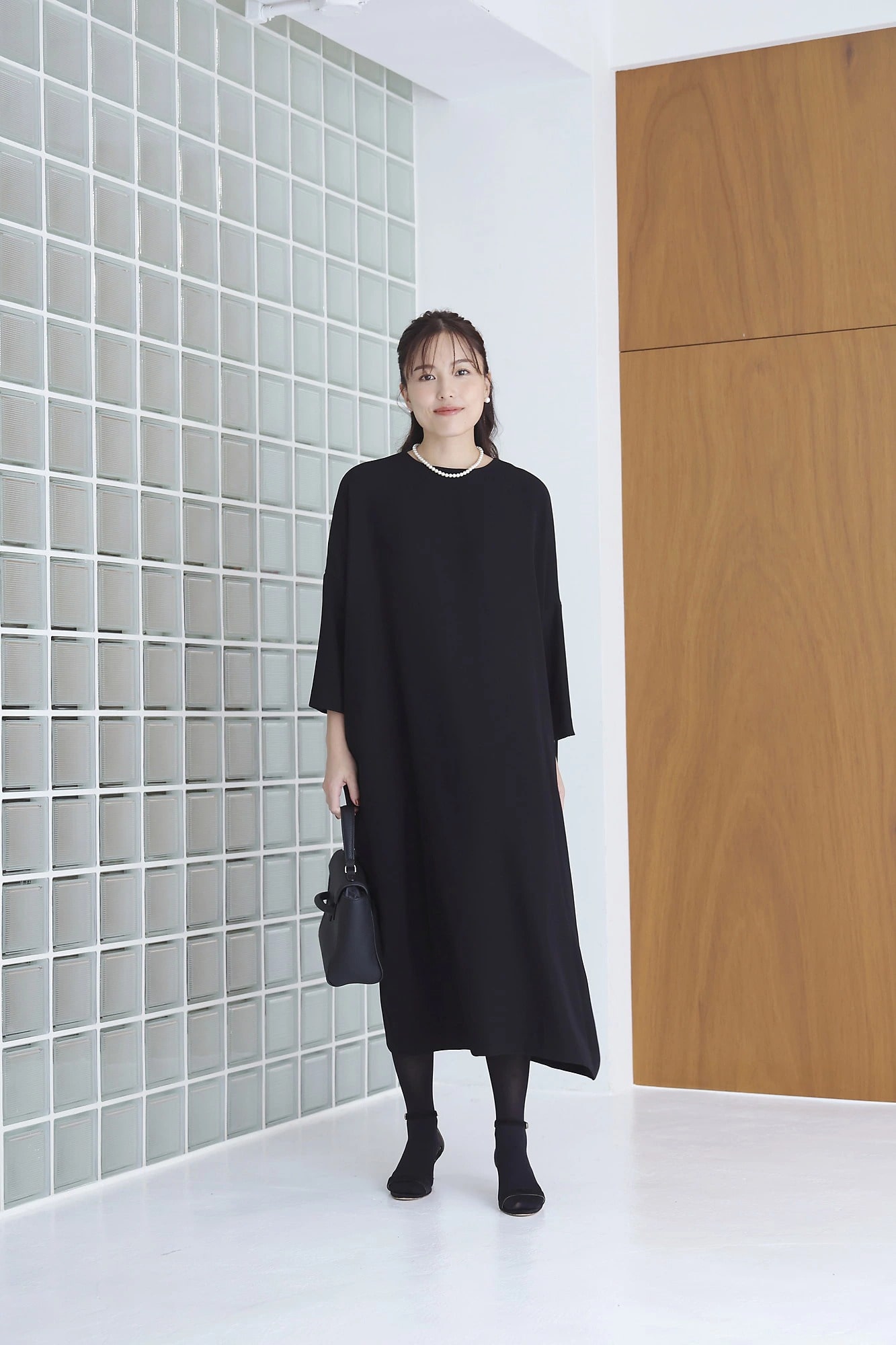 12closet
【DEAR DAYS】【洗える】コクーンシルエットブラックドレス
￥22,000