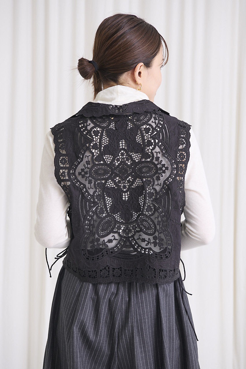 Curensology
【洗える】エンブロイダリーブラウス
￥26,400