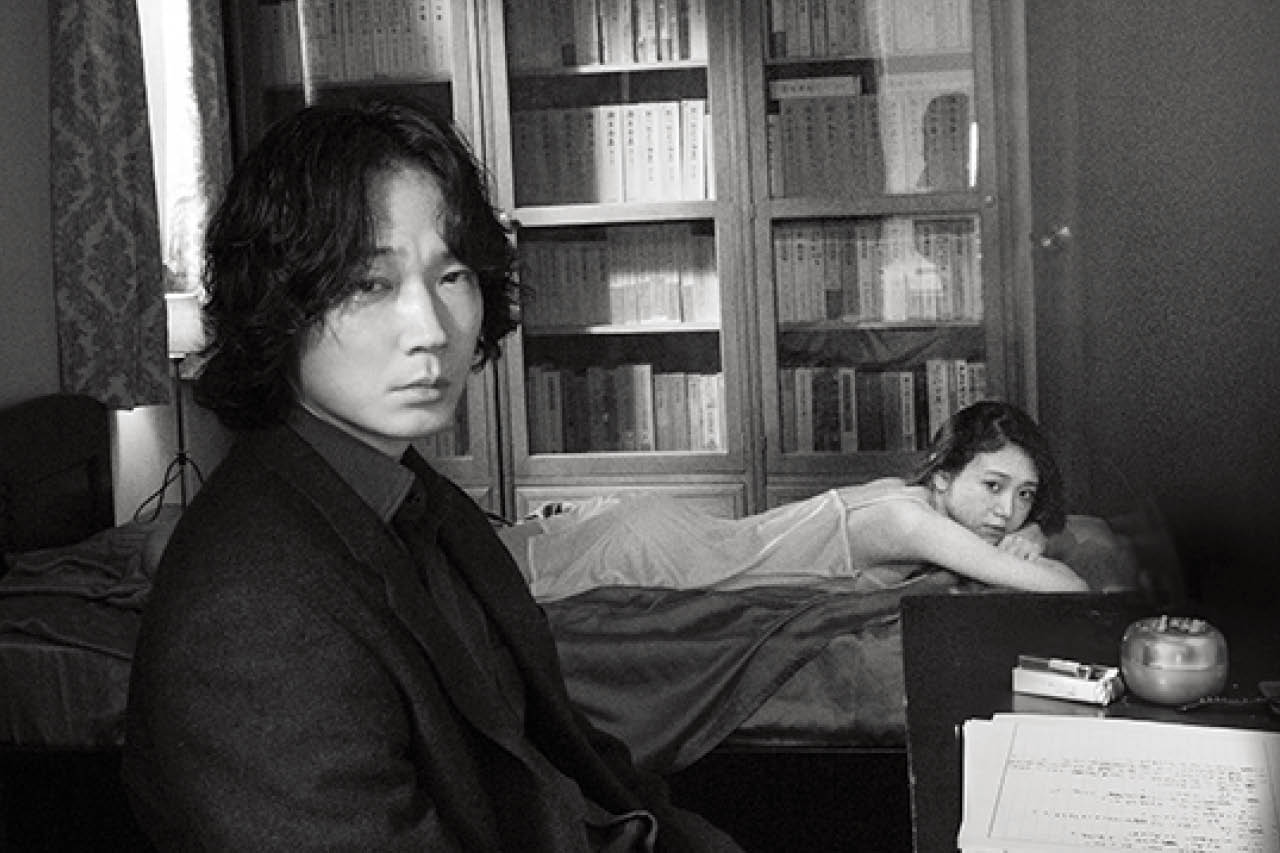 『星と月は天の穴』