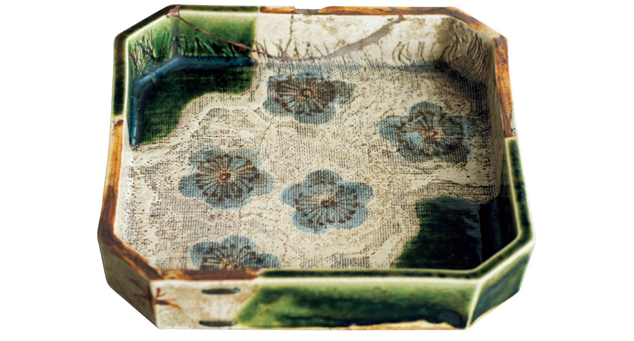 文化勲章受賞者・板谷波山が愛用していたという織部八角皿