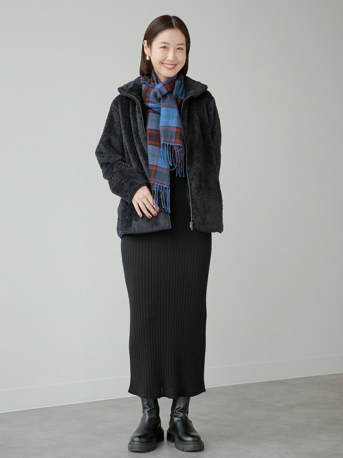 ファーリーフリースフルジップジャケット　ブラックを使ったコーデ