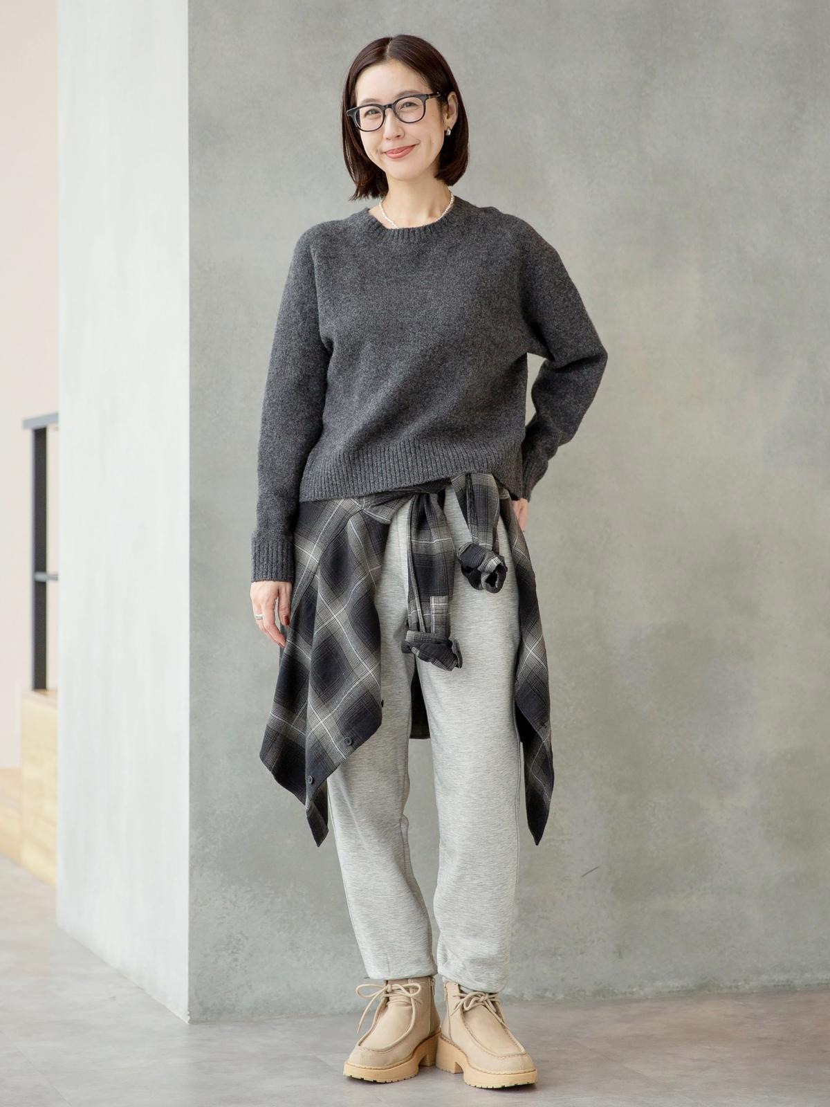 ユニクロ　ヒートテックボアスウェットパンツ　グレー着用コーデ